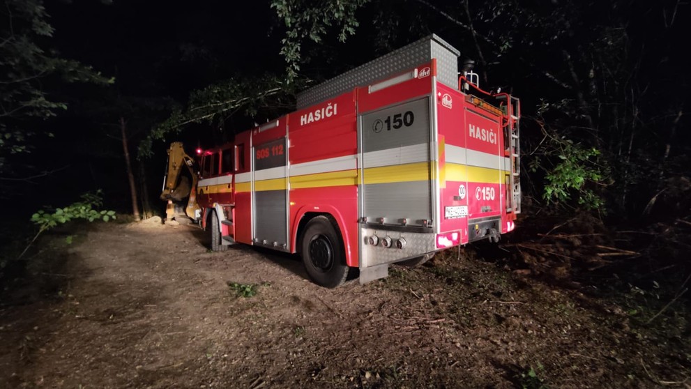 Vyslobodzovanie zasypaných ľudí z bane Bankov.