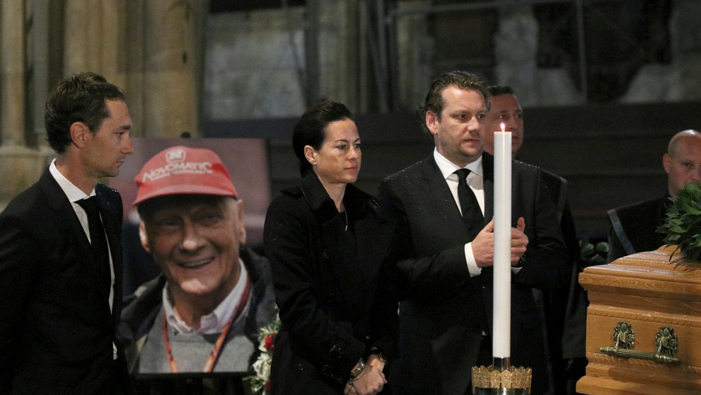 Posledná rozlúčka s Nikim Laudom v Dóme sv. Štefana. (2).jpg