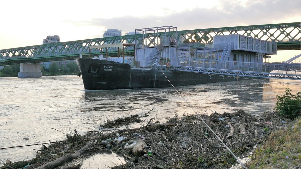 Hladina Dunaja stále stúpa 