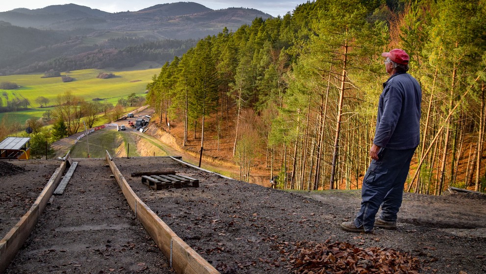Východ slnka nad mŕtvym morom.