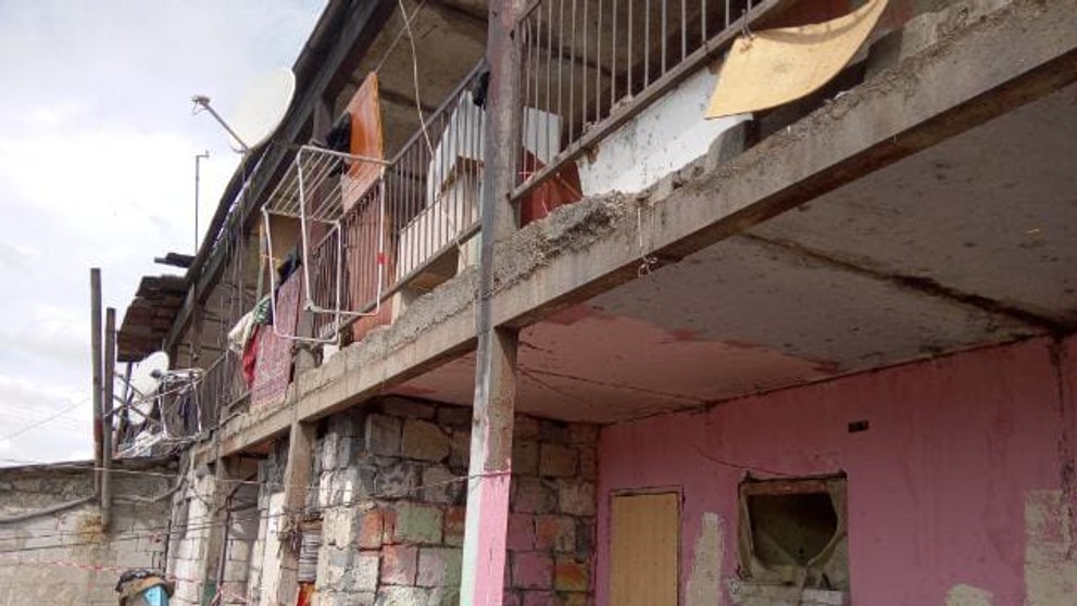 V bytovom dome v Michalovciach sa zrútilo schodisko