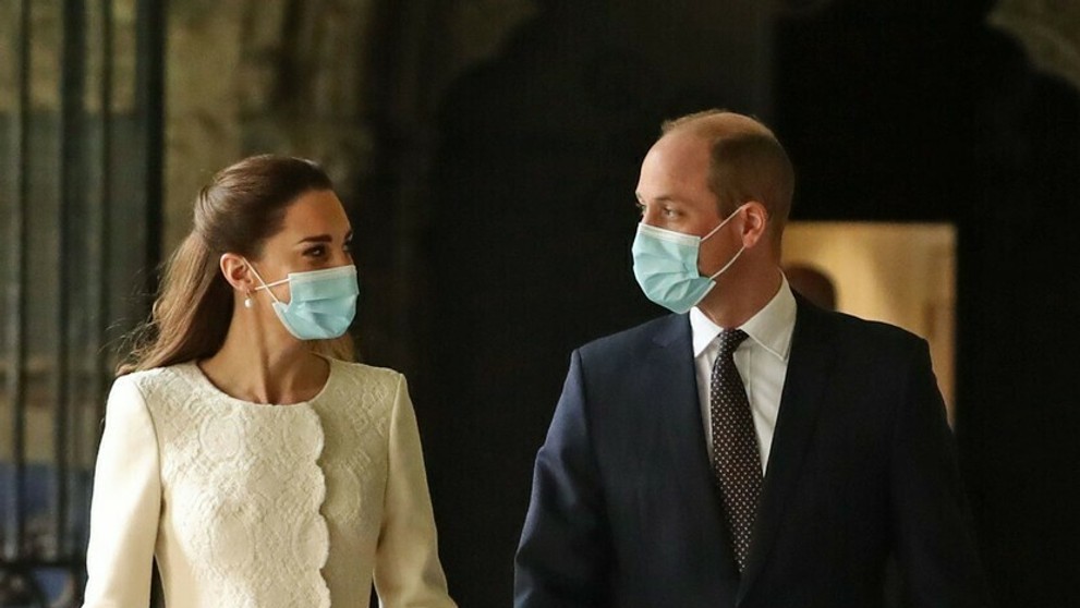 Kate a William navštívili vakcinačné centrum.