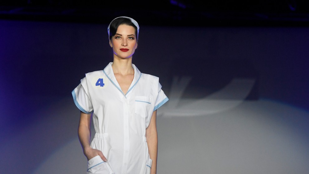 Slávnostné predstavenie uniformy slovenských sestier.