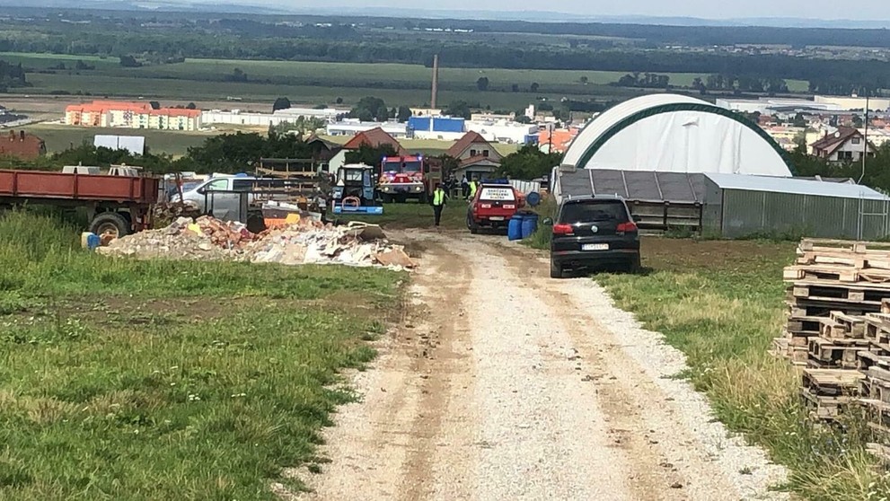 Areál v obci Mokrý Háj, kde spadlo štvormiestne lietadlo.