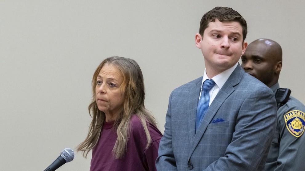 Žena mala väzniť svojho nevlastného syna v dome