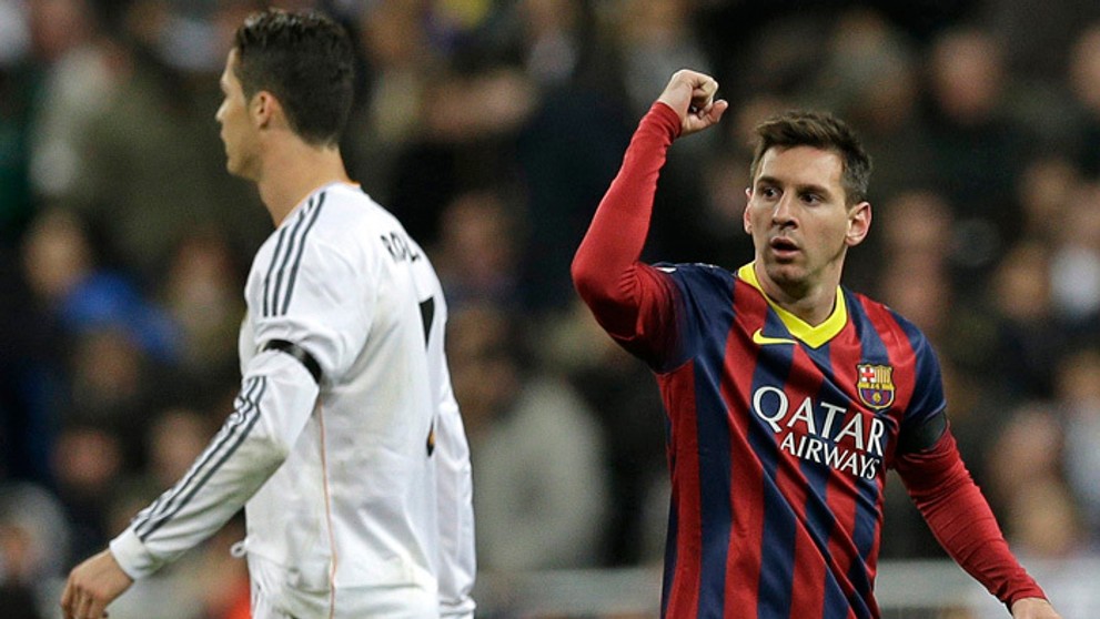 Na archívnej snímke El Clasico 2014 je Cristiano Ronaldo (Real Madrid) a Lionel Messi (FC Barcelona).