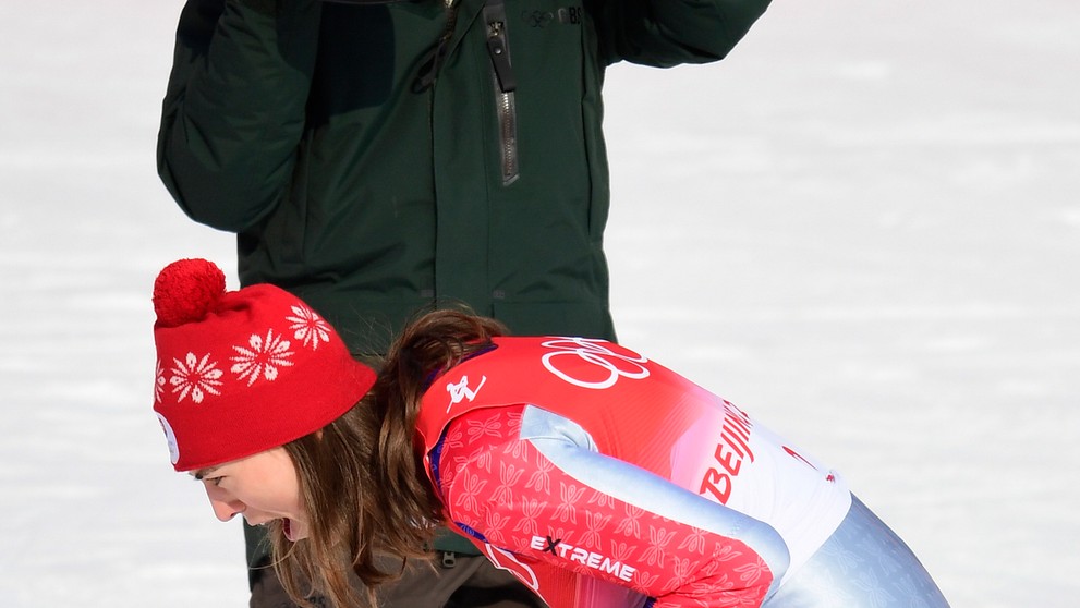 Petra Vlhová jasá po zisku zlatej medaily v slalome na ZOH 2022.