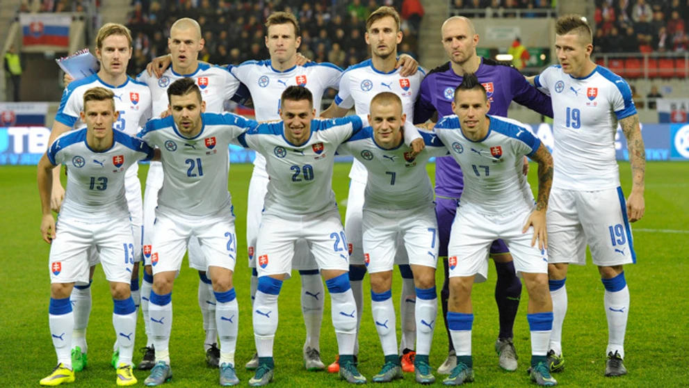 Slovenskí reprezentanti pred prípravným zápasom so Švajčiarskom v Trnave.