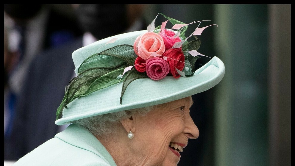 Kráľovná Alžbeta II. navštívila prestížne dostihy.