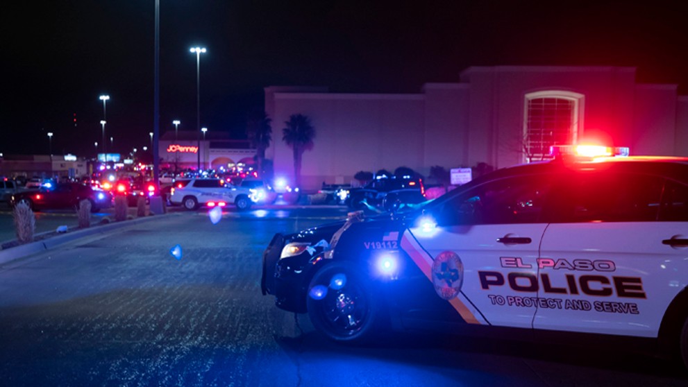 Streľba v nákupnom centre v Texase.