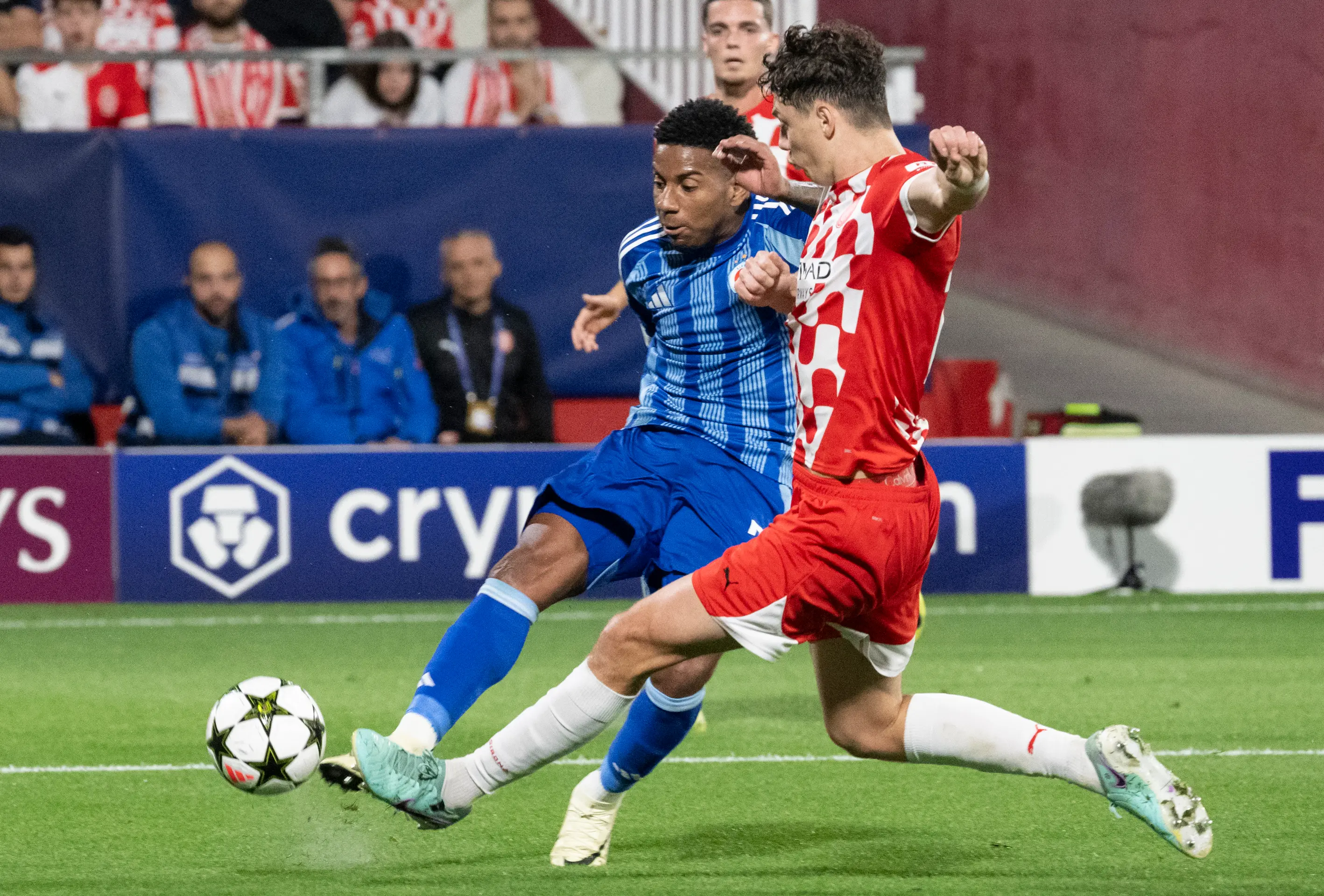 Momentka zo zápasu Girona - Slovan v Lige majstrov
