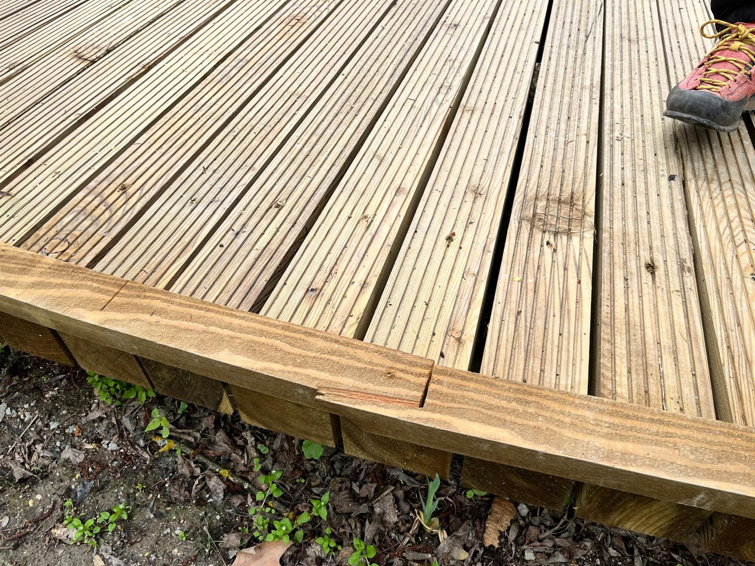 Stupavský park vandali zničili len deň po otvorení.