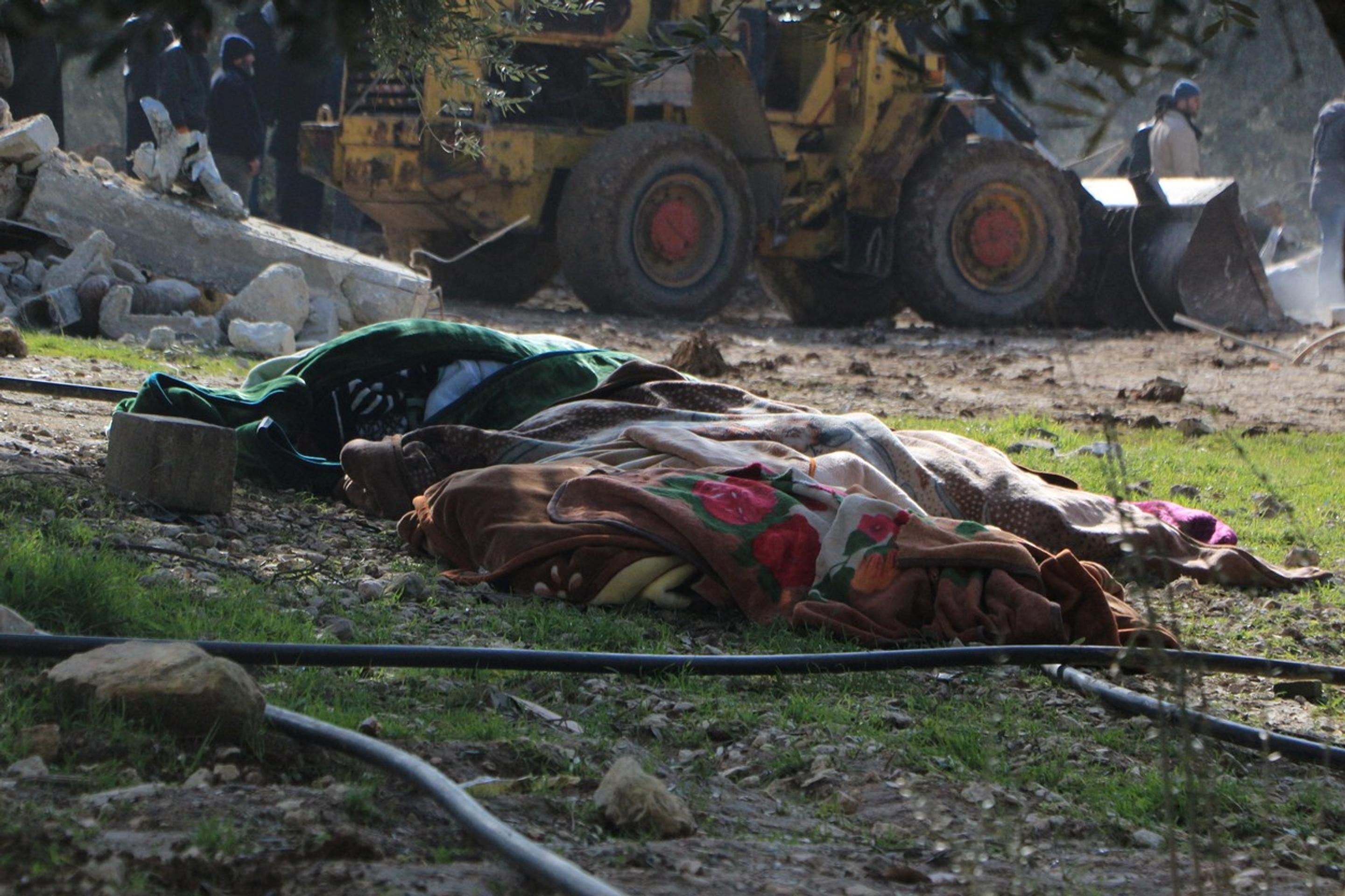 Telá ležia zabalené na uliciach miest