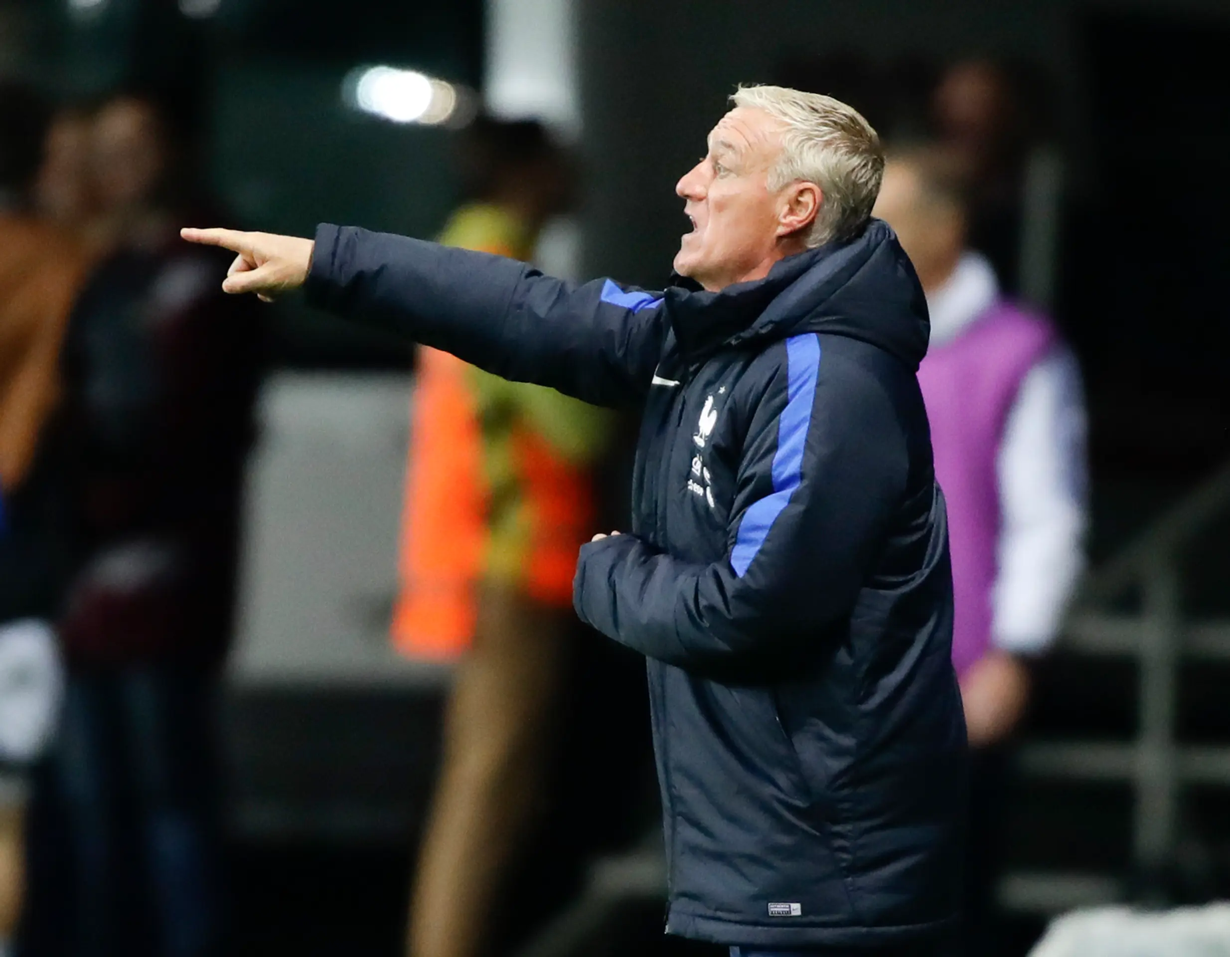Francúzsky kouč Didier Deschamps počas duelu v Bielorusku o postup na MS 2018.