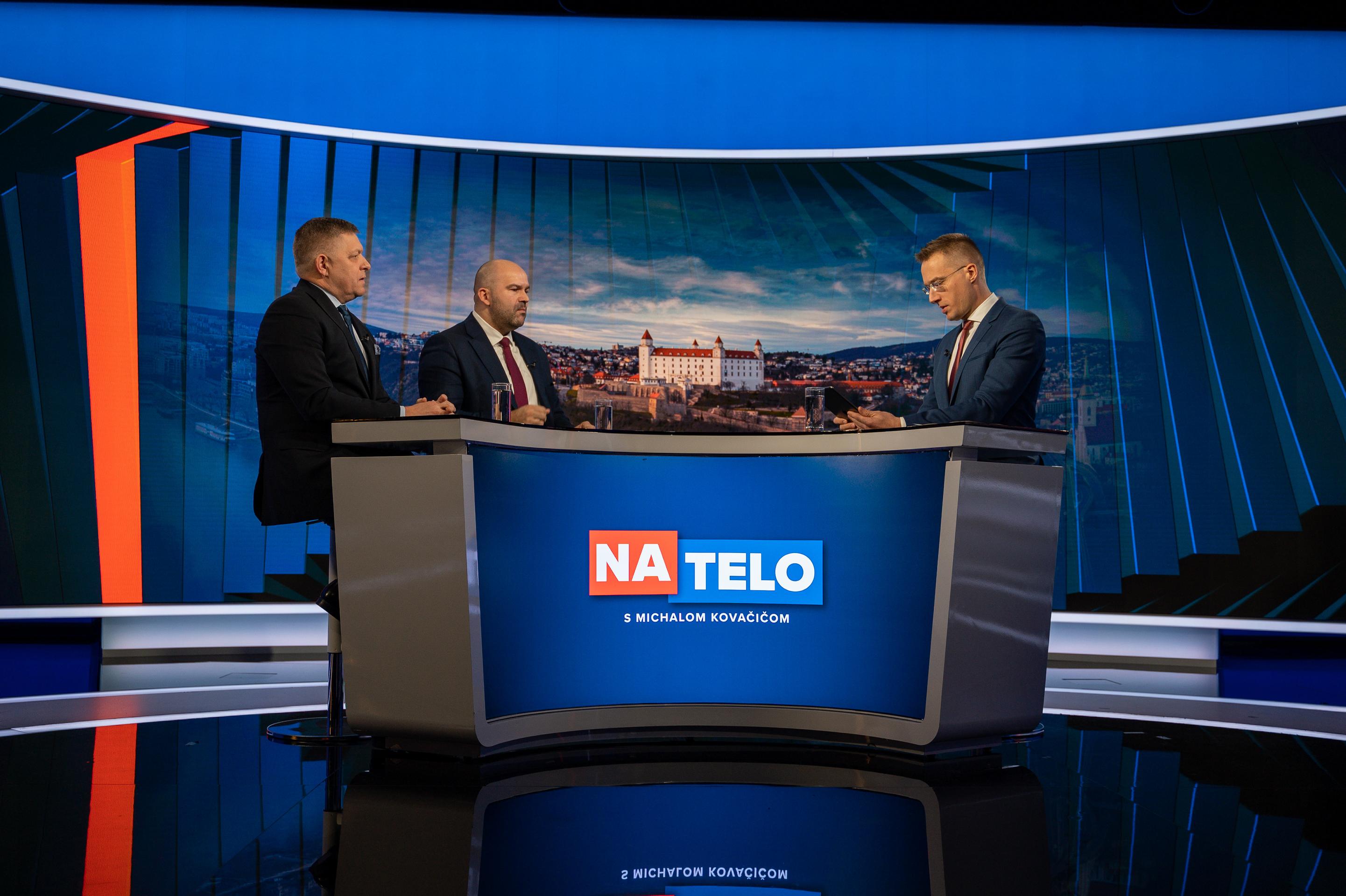 R. Fico (Smer-SD) a P. Pčolinský (Sme rodina) v relácii Na telo