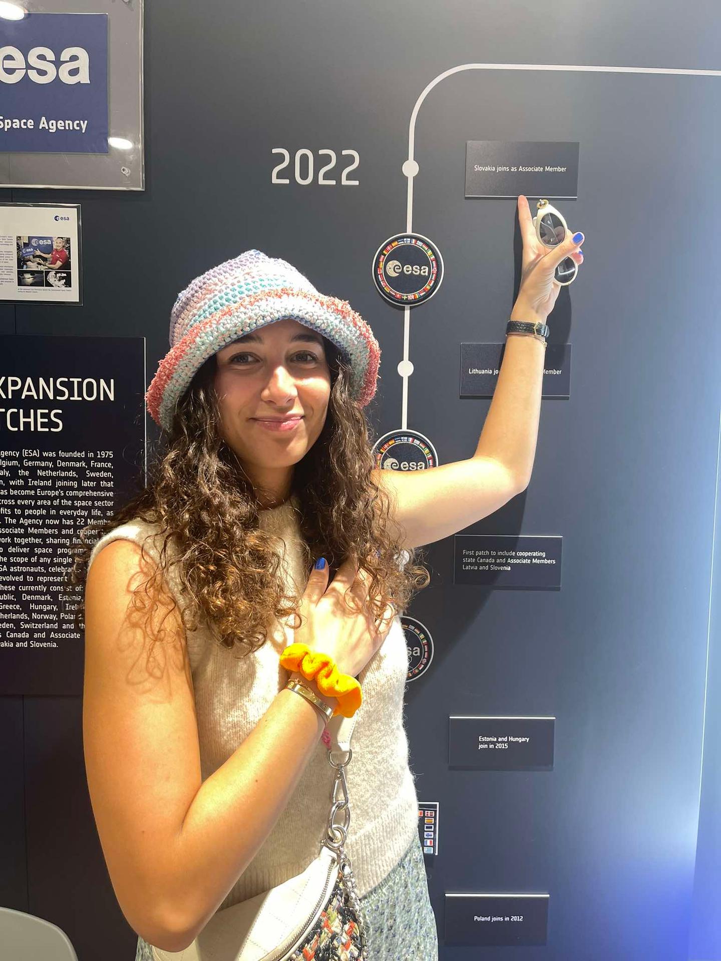 Nicole počas svojho pôsobenia v Európskej vesmírnej agentúre (ESA) pracovala na vývoji simulácie lunárnej dedinky