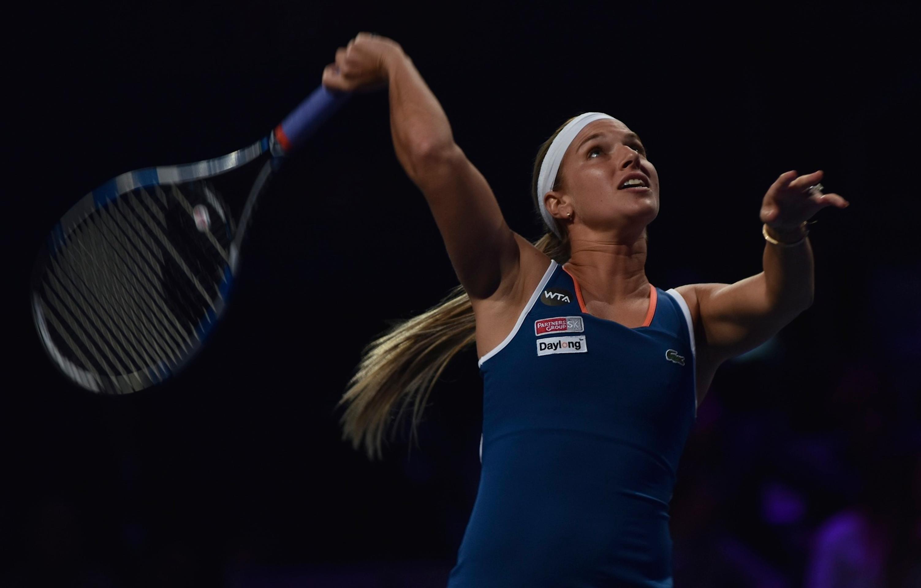 Dominika Cibulková v zápase proti Švajčiarke Belinde Benčičovej počas tenisovej exhibície Tennis Champions.