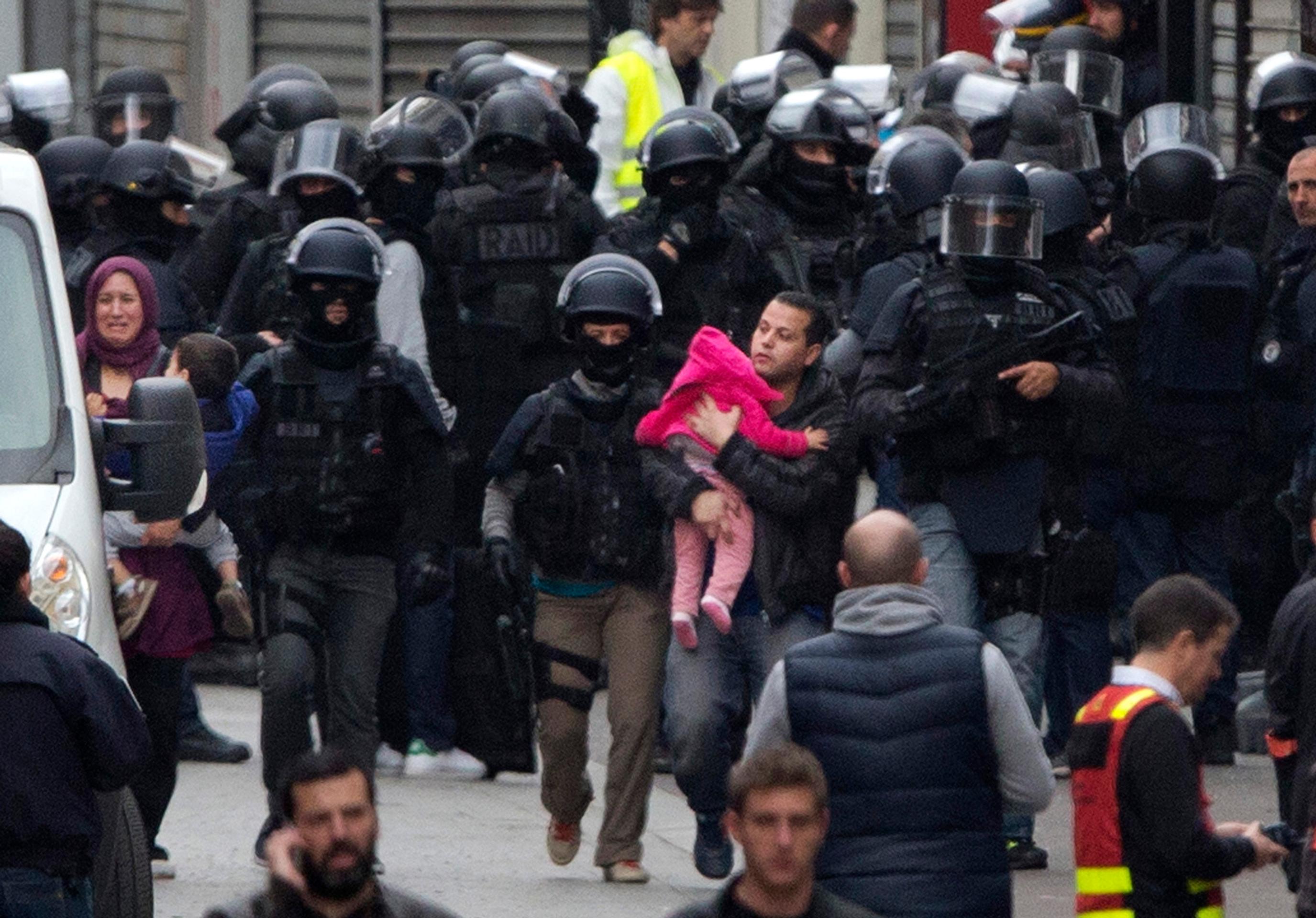 Policajná razia v Saint Denis