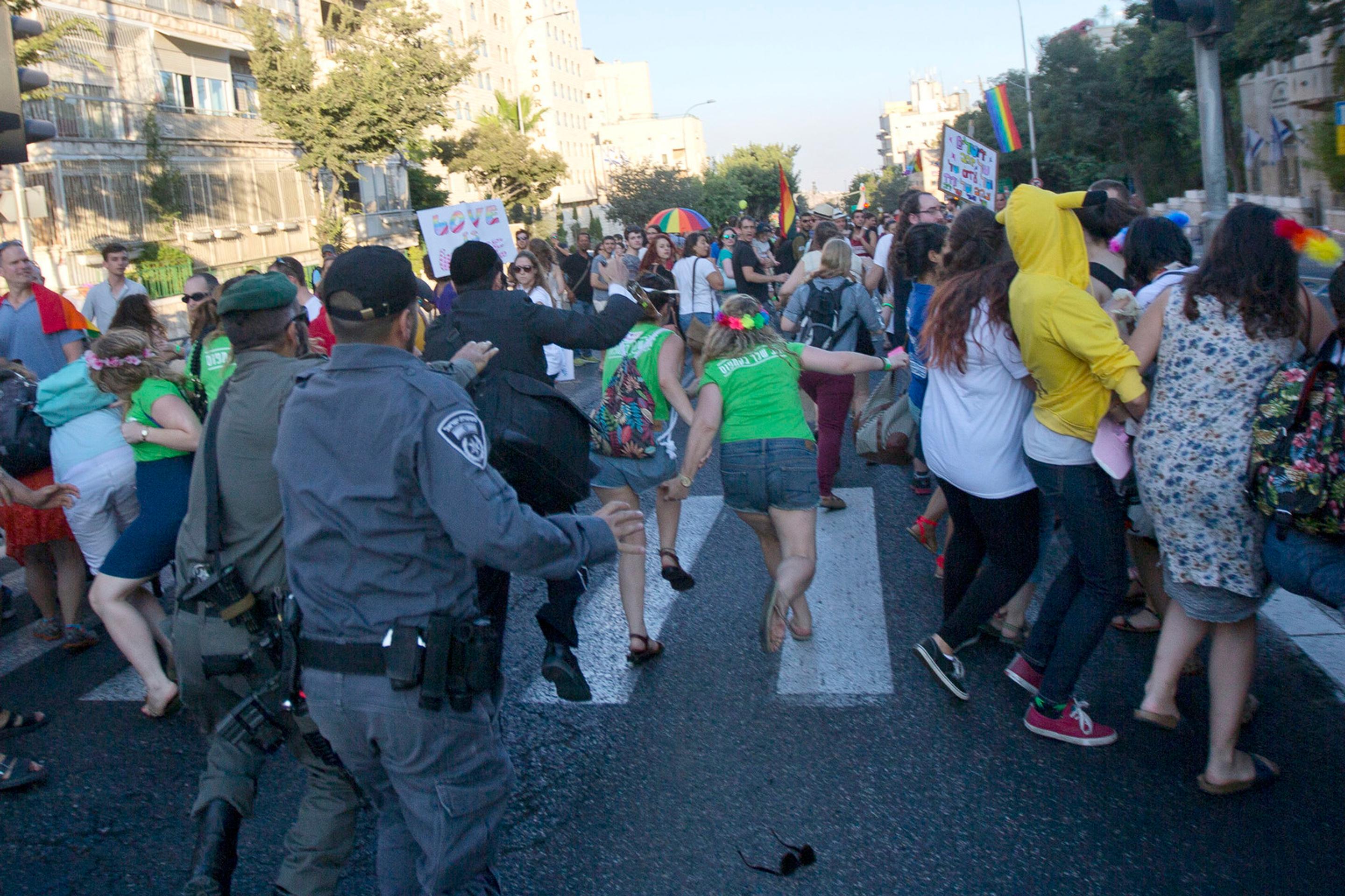 Ultraordodoxný žid pobodal účastníkov pochodu homosexuálov