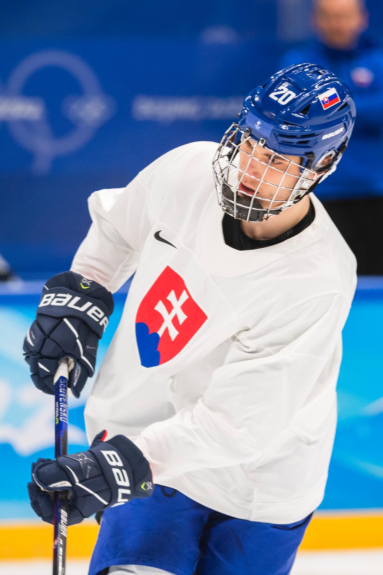 Juraj Slafkovský počas tréningu pred semifinále ZOH 2022.