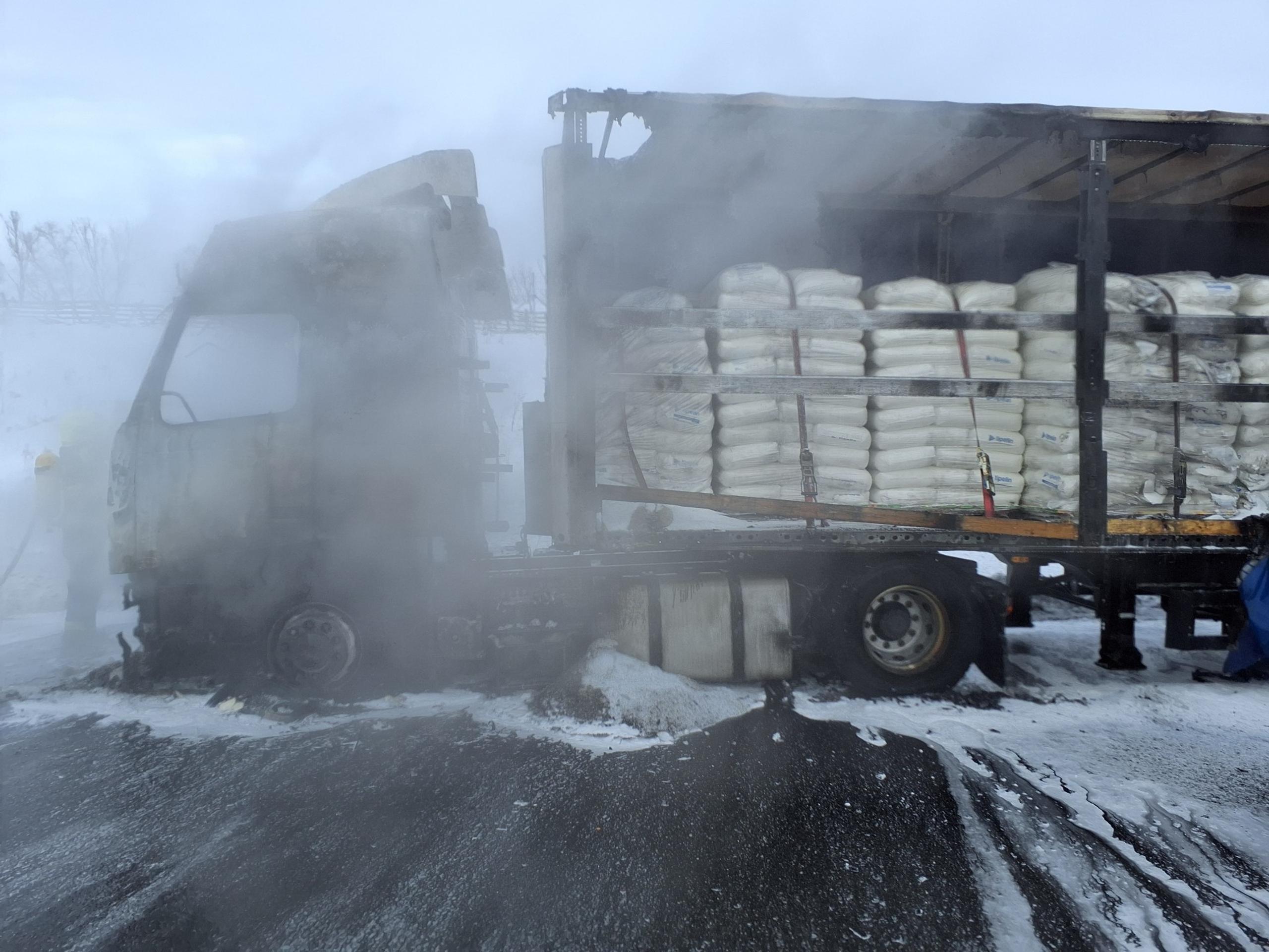 Požiar kamiónu na R4