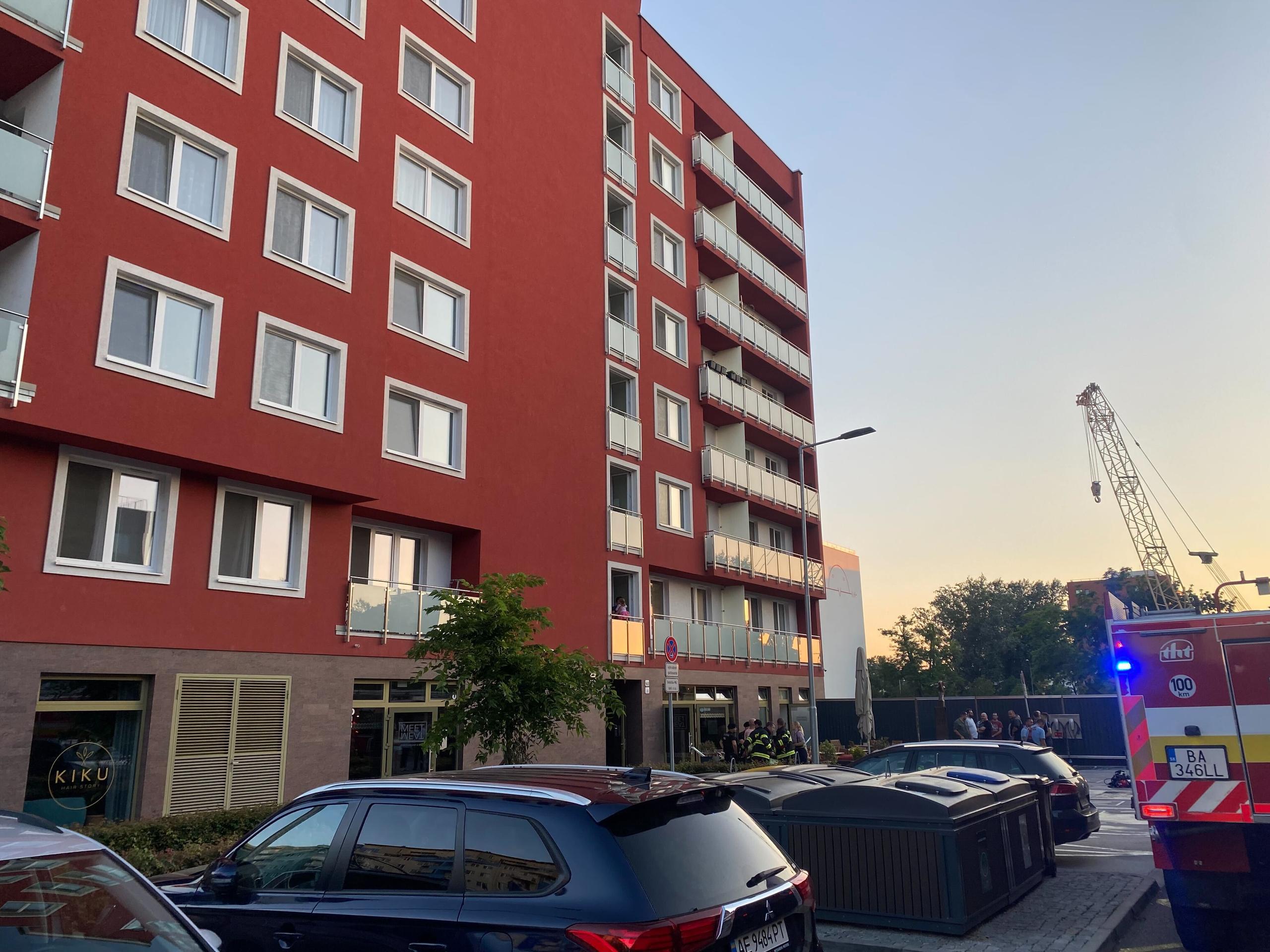 Požiar v Petržalke.