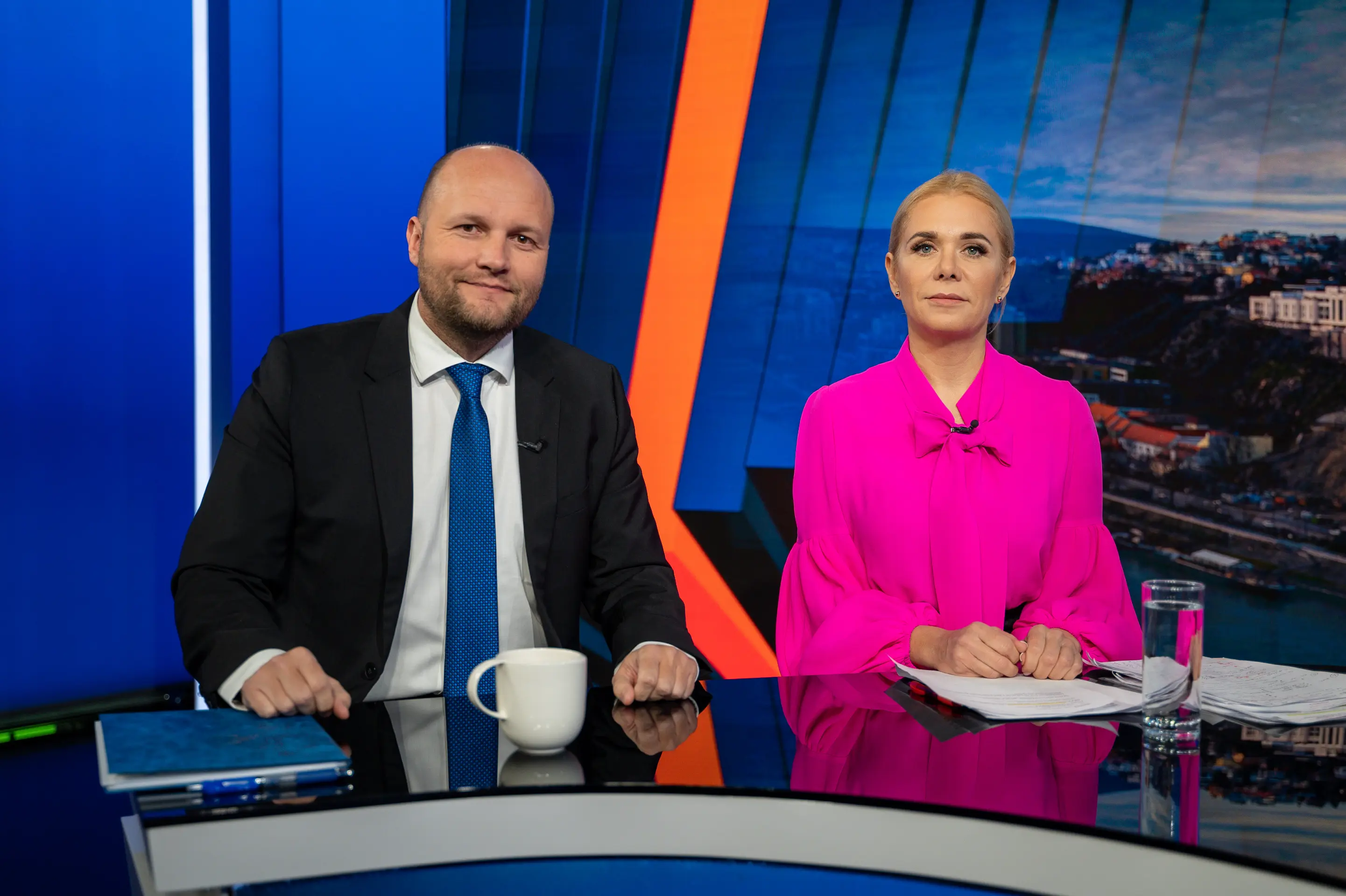 Minister obrany Jaroslav Naď (OĽaNO a poslankyňa Denisa Saková (Hlas-SD). 