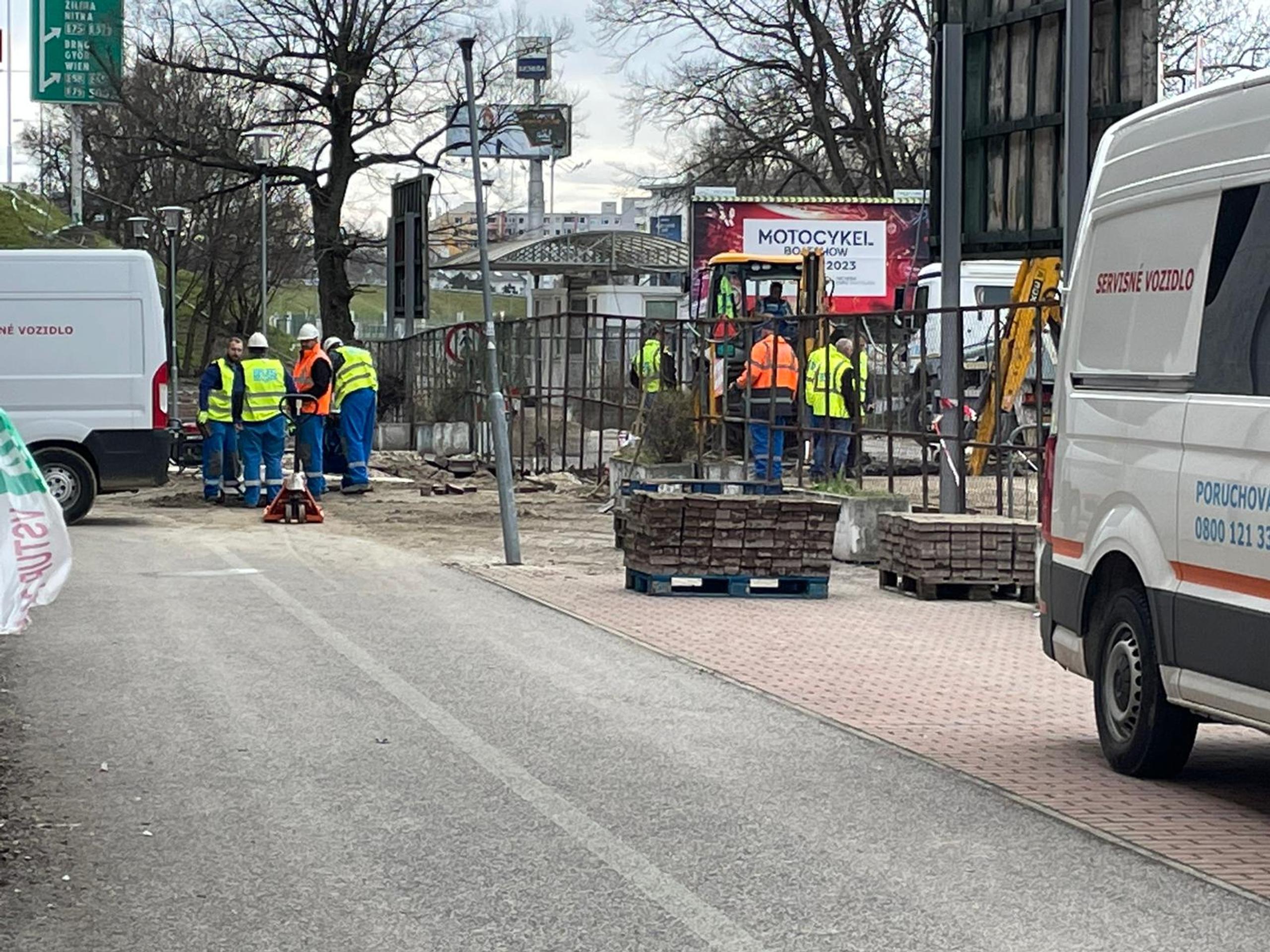 Zaplavený Sad Janka Kráľa.