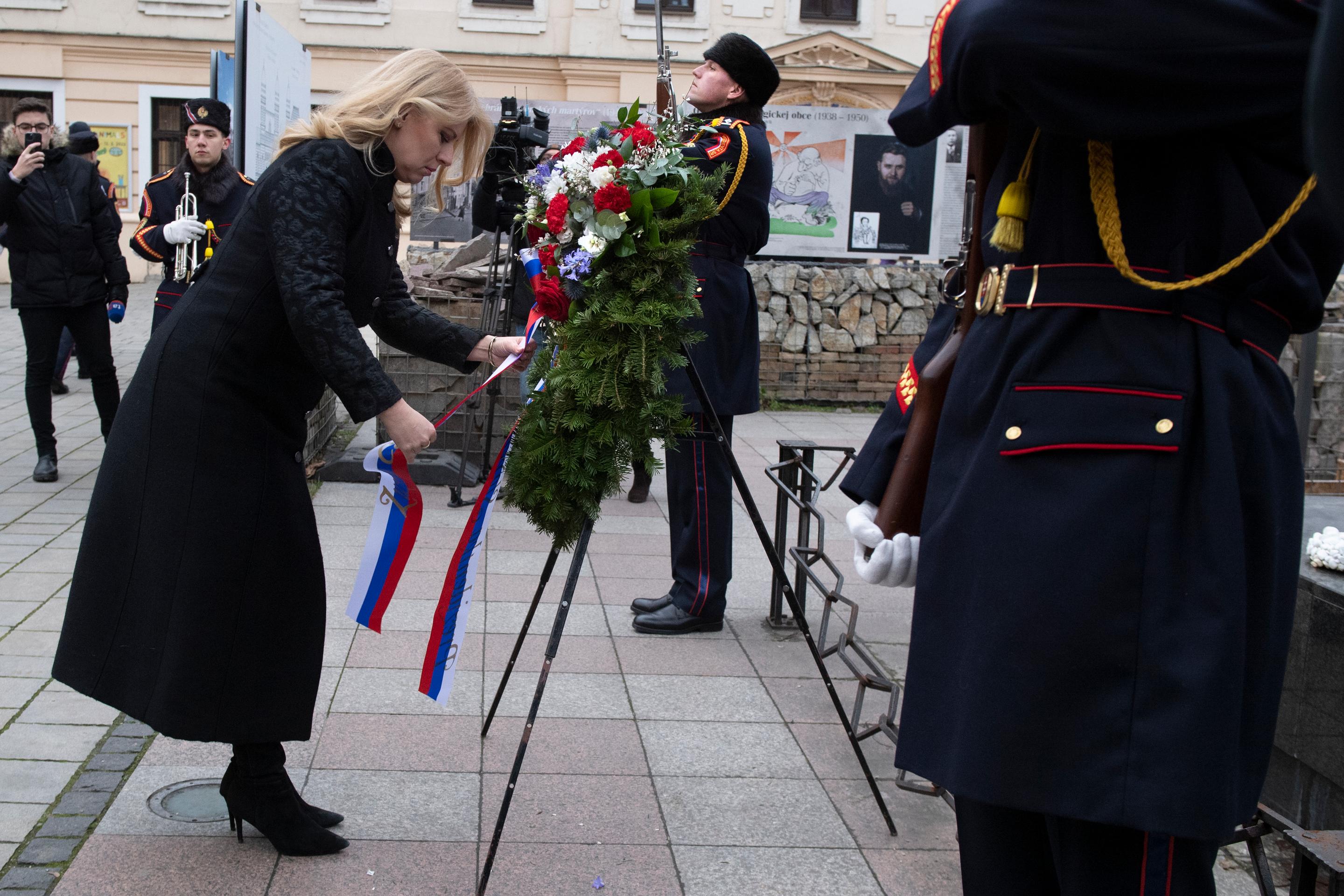 Prezidentka Zuzana Čaputová položila veniec k Pamätníku holokaustu v Bratislave