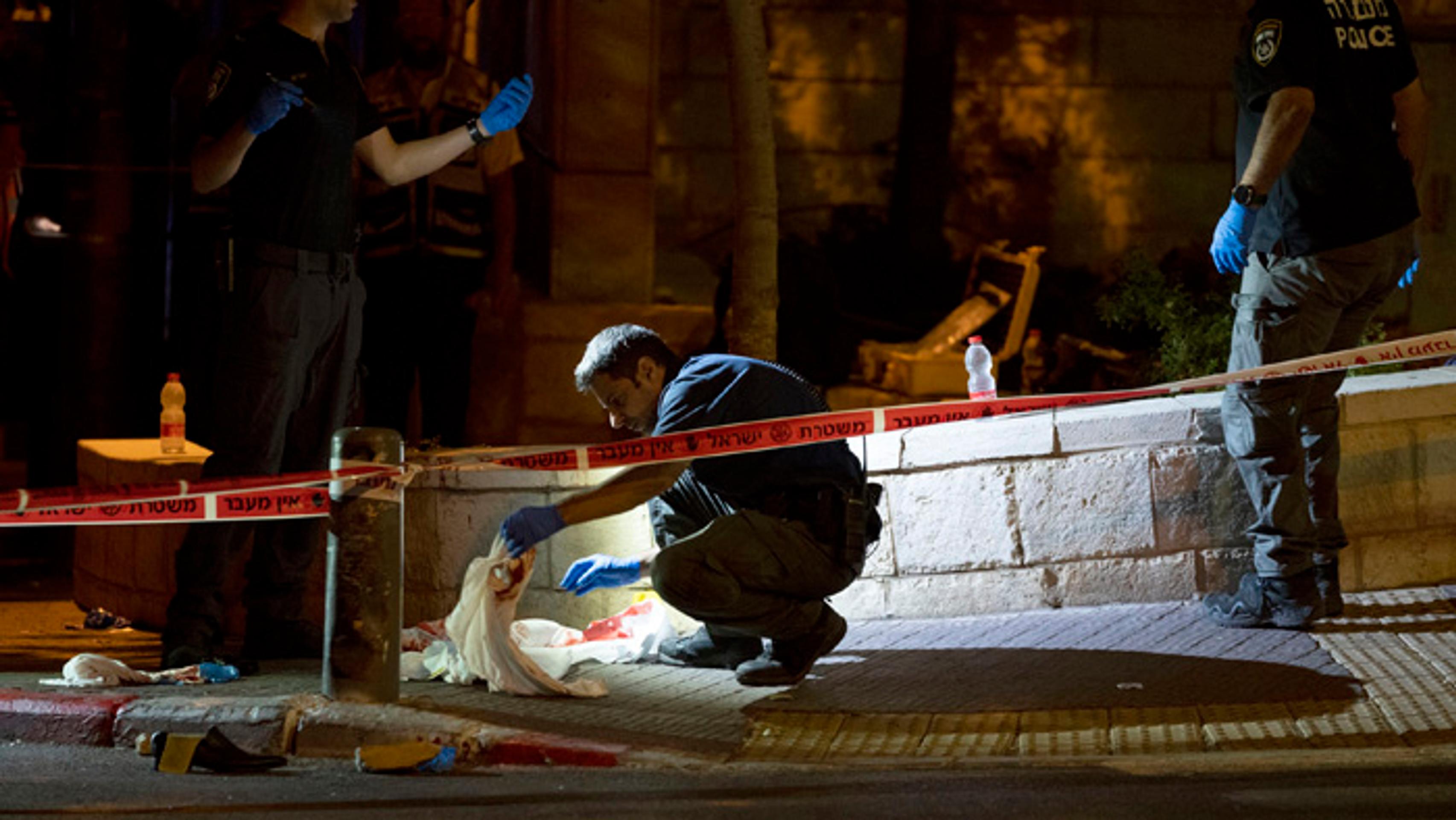 Pri streľbe na autobus utrpelo zranenia najmenej sedem ľudí.