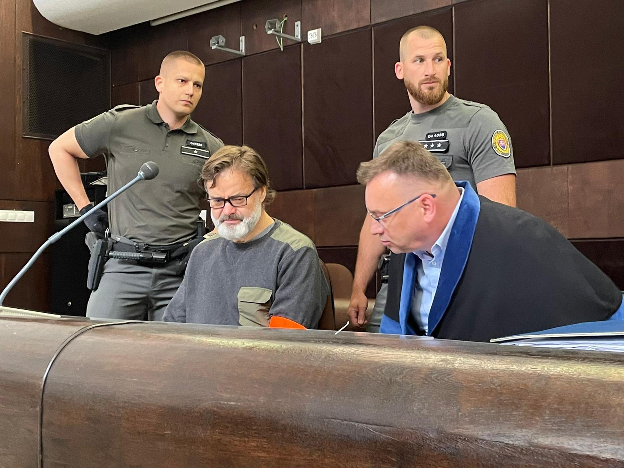 Dědeček prišiel pred senát