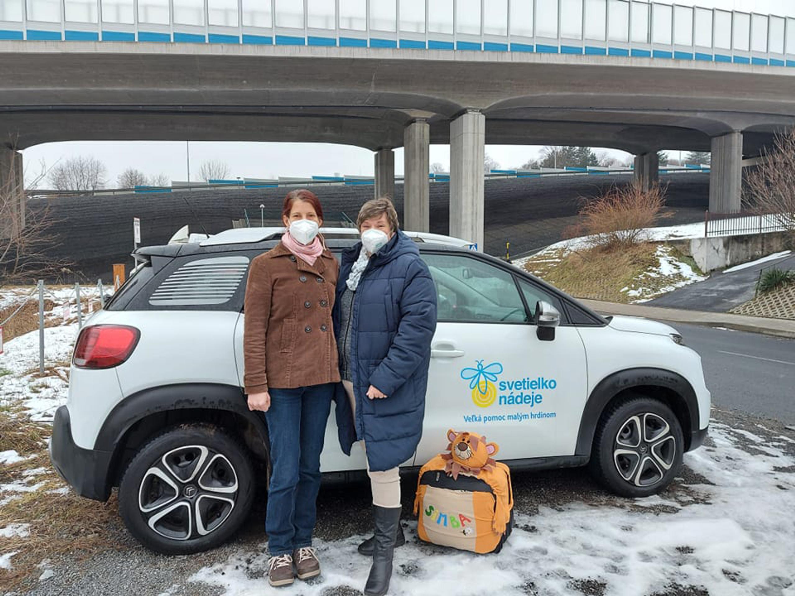 Pred výjazdom detského mobilného hospicu.