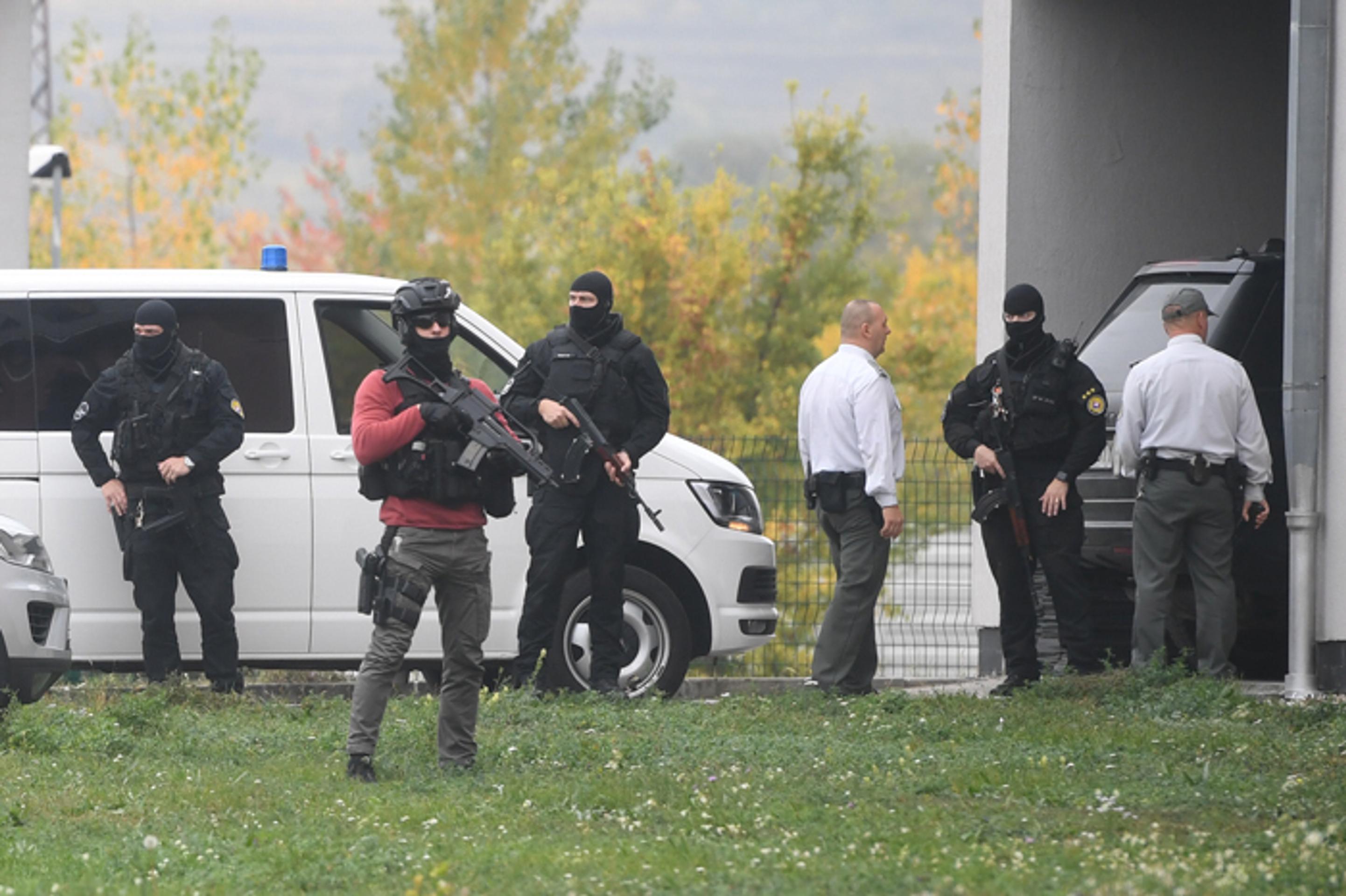 Zábery z miesta činu.