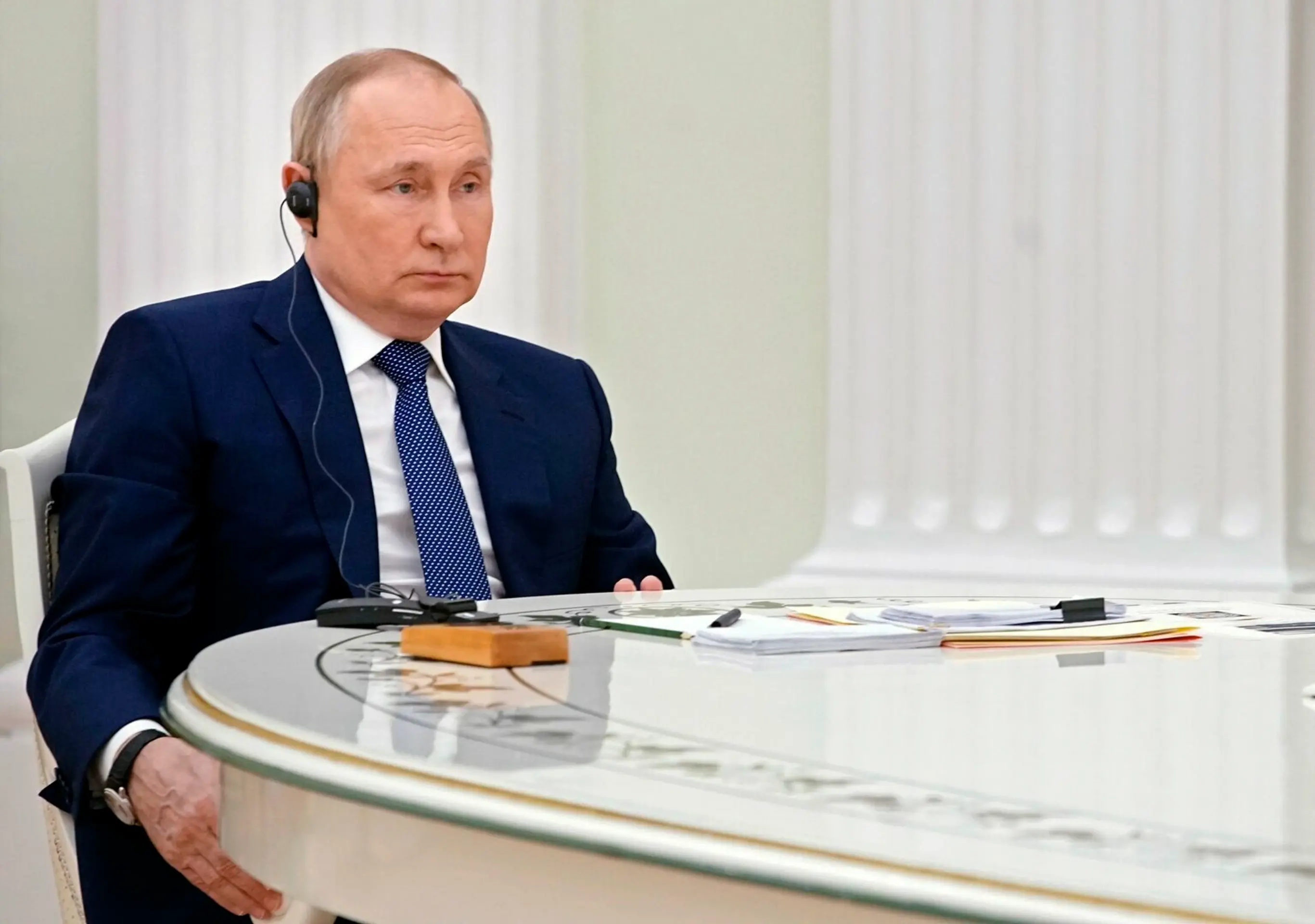 Stretnutie Macrona a Putina v Moskve