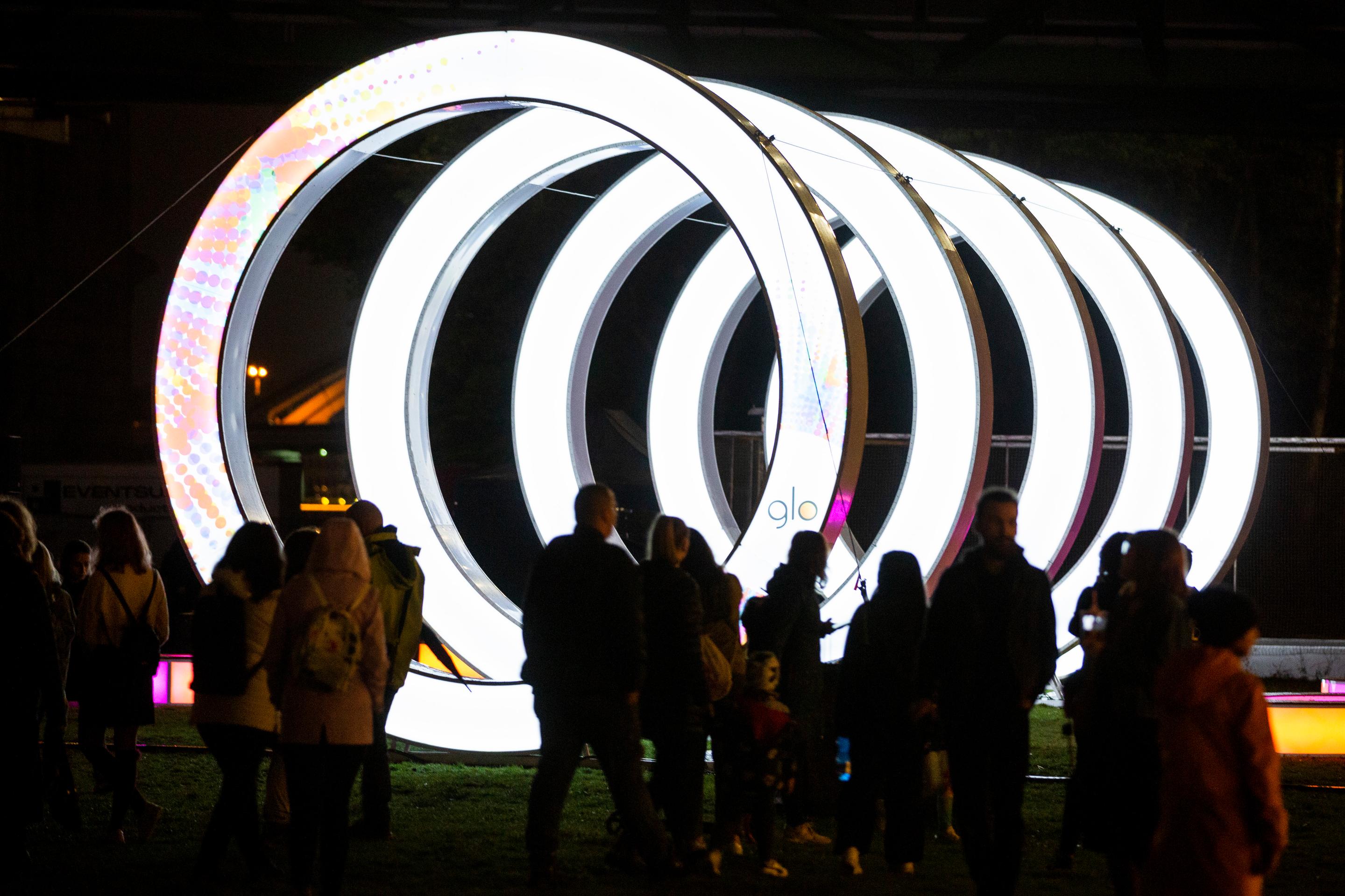 Circles od Glo creative na Tyršovom nábreží.