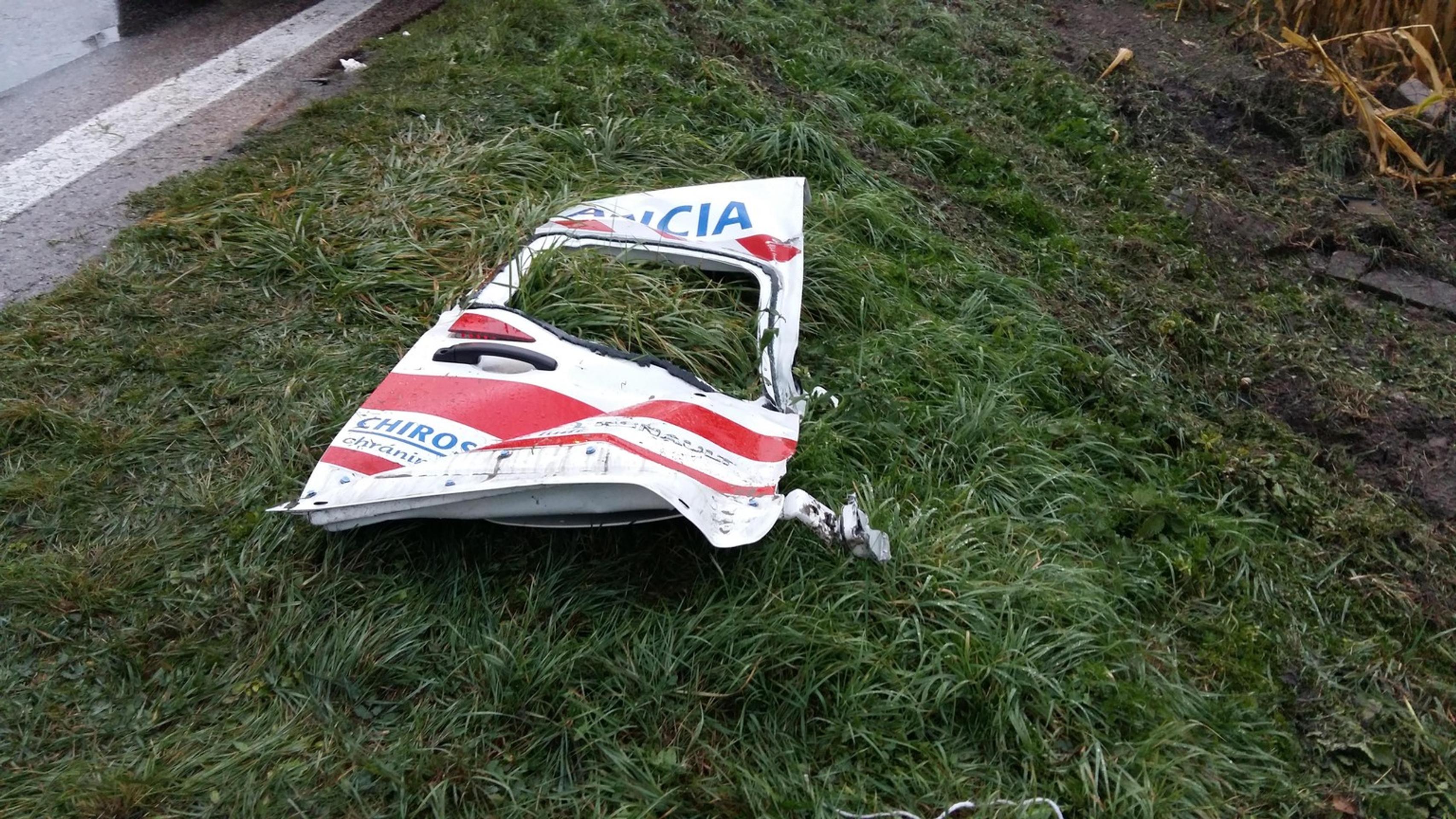 Nehoda sanitky v obci Nová Stráž.