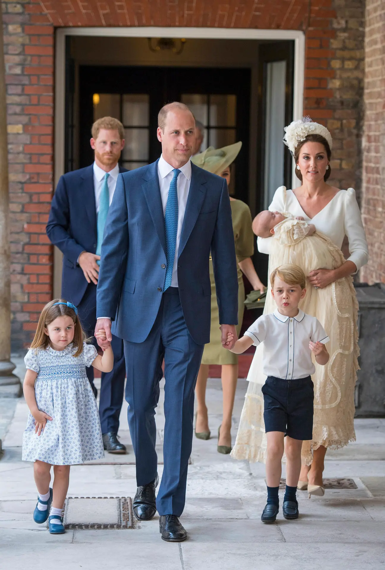 Na krste princa Louisa nechýbajú ani jeho súrodenci princ George a princezná Charlotte.