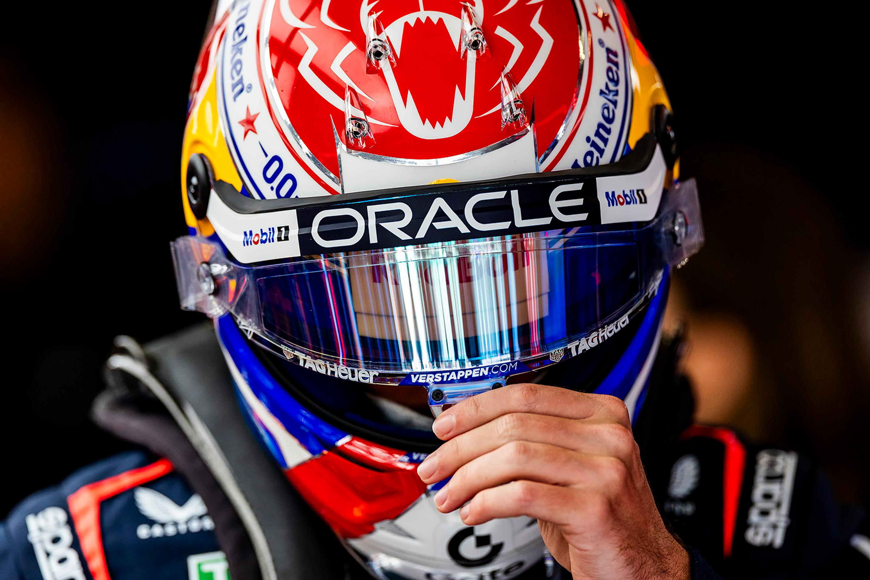 Holanďan Max Verstappen z Red Bullu.