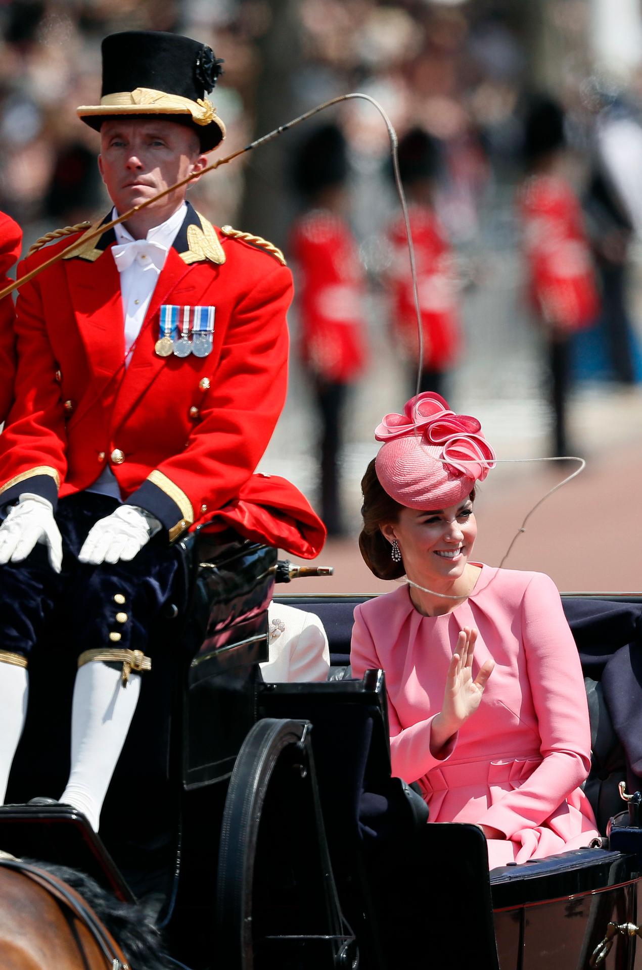 Kate Middleton v koči.