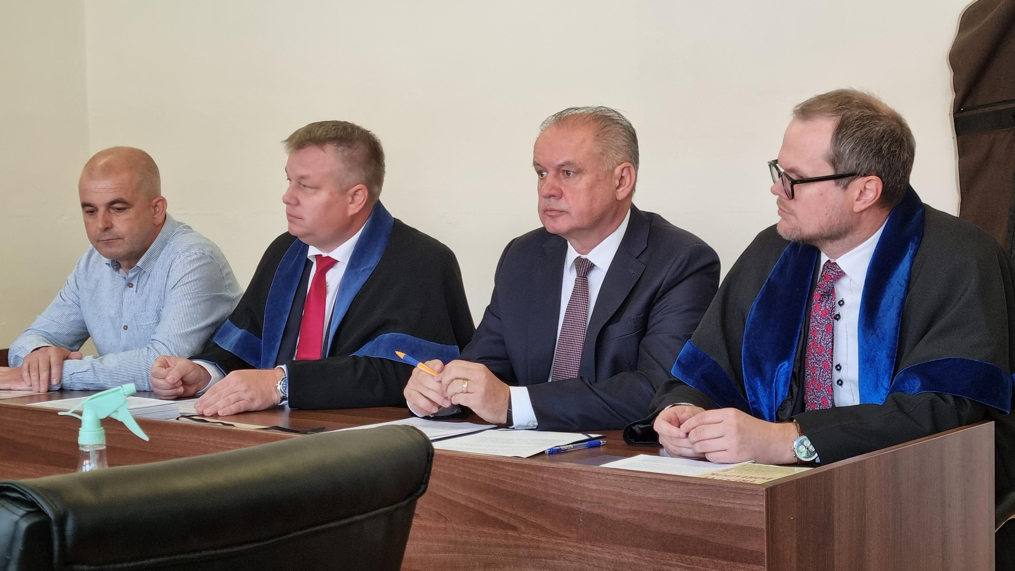 Andrej Kiska na súde.