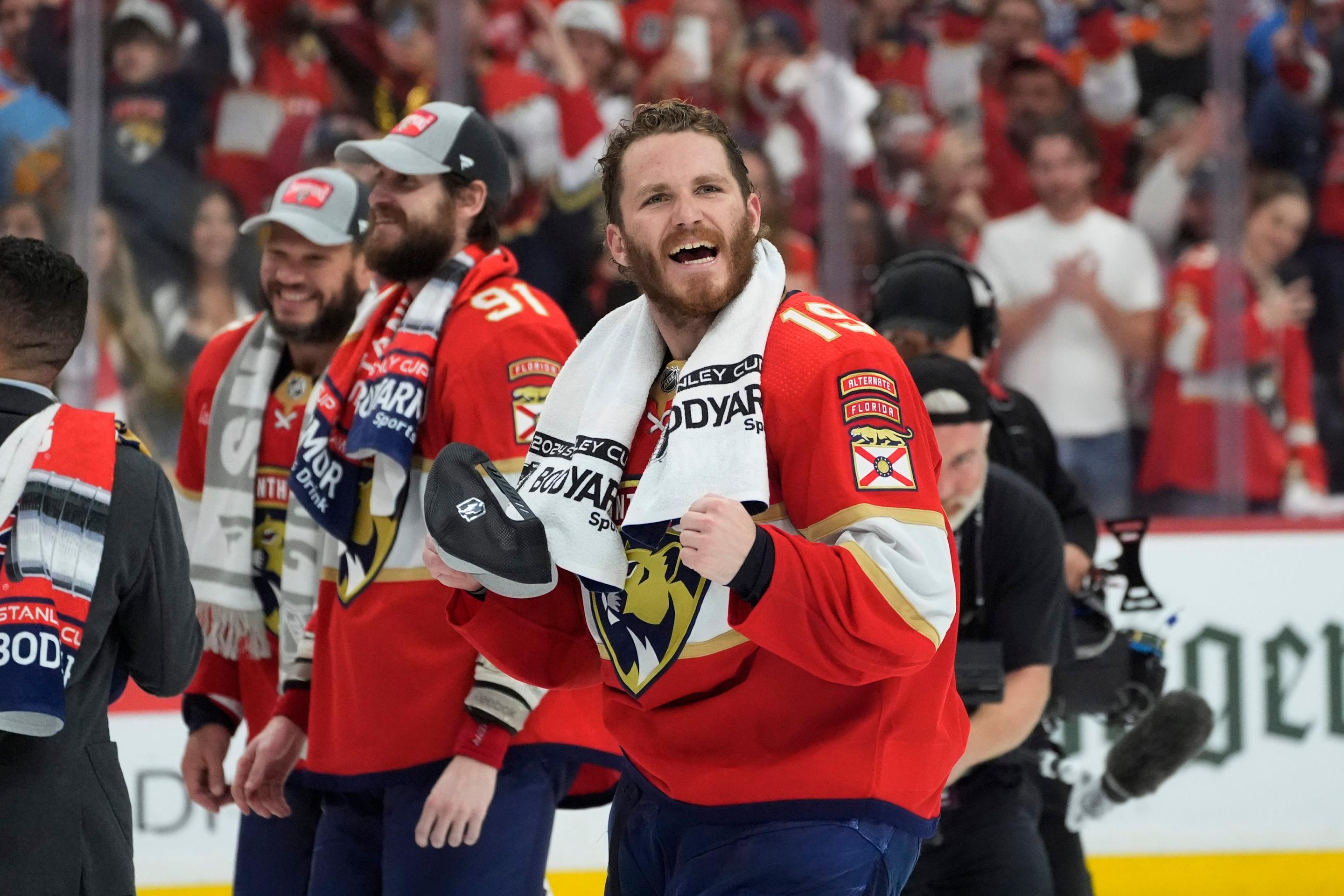 Útočník Floridy Matthew Tkachuk po zisku Stanley Cupu.