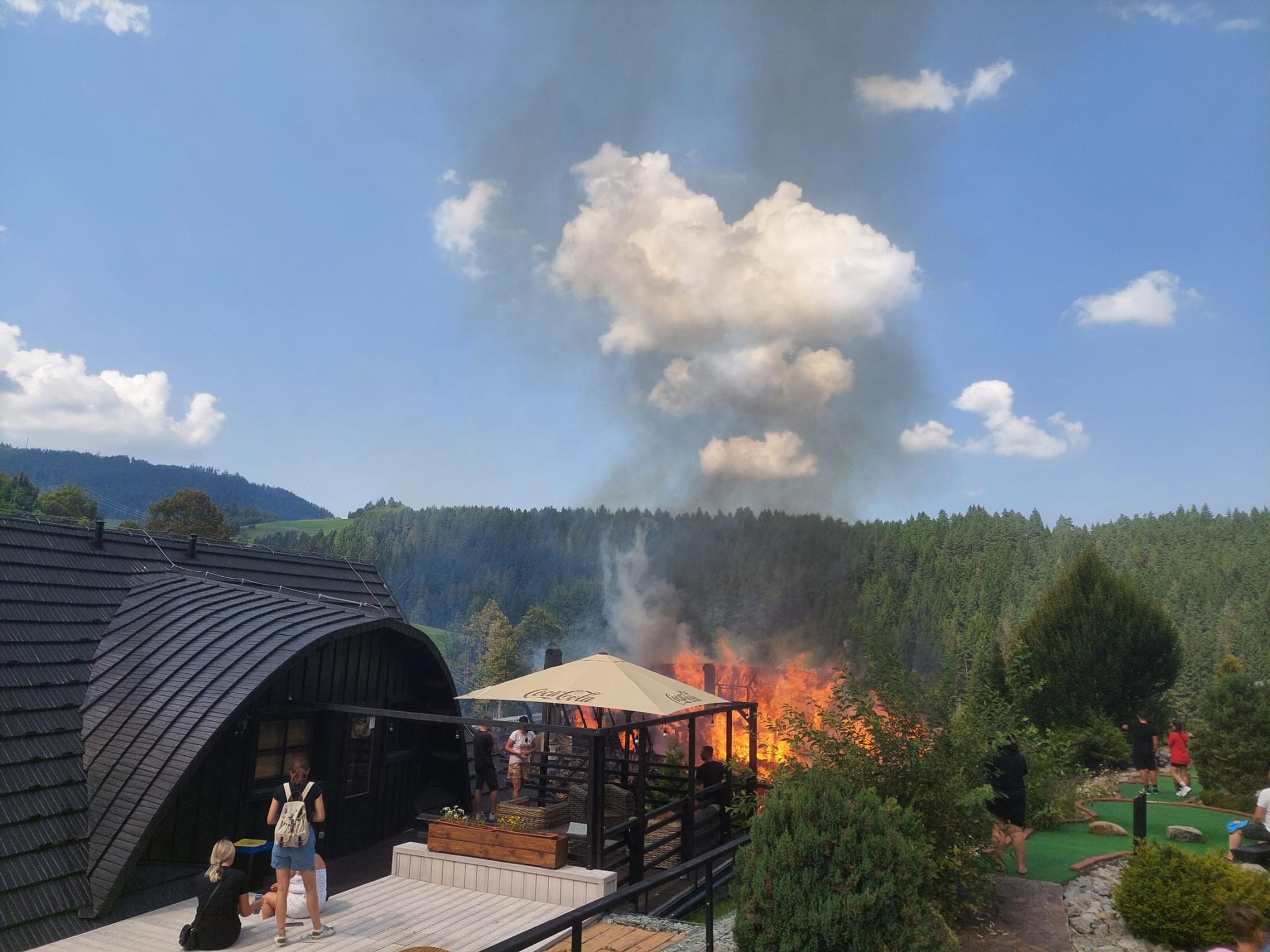 Požiar penziónu v Zázrivej.