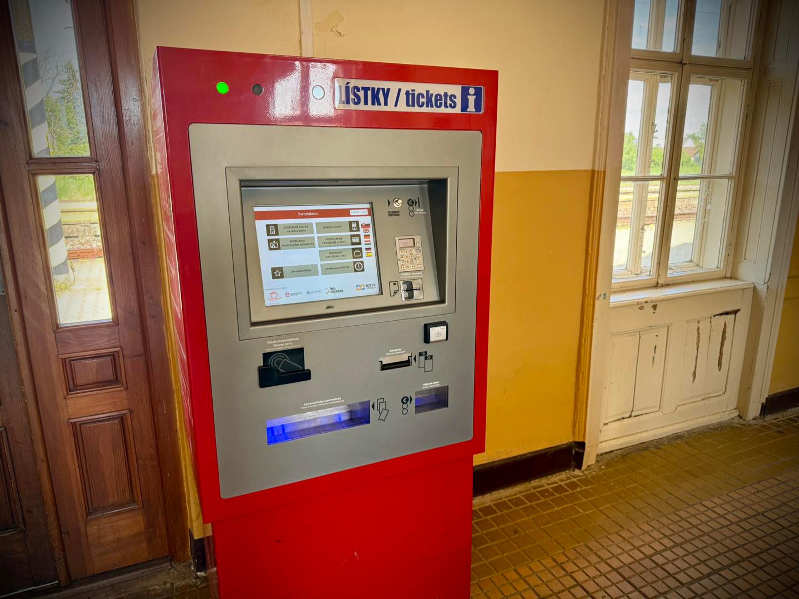 Železničná spoločnosť Slovensko od 1. augusta na viacerých staniciach zatvorila pokladne