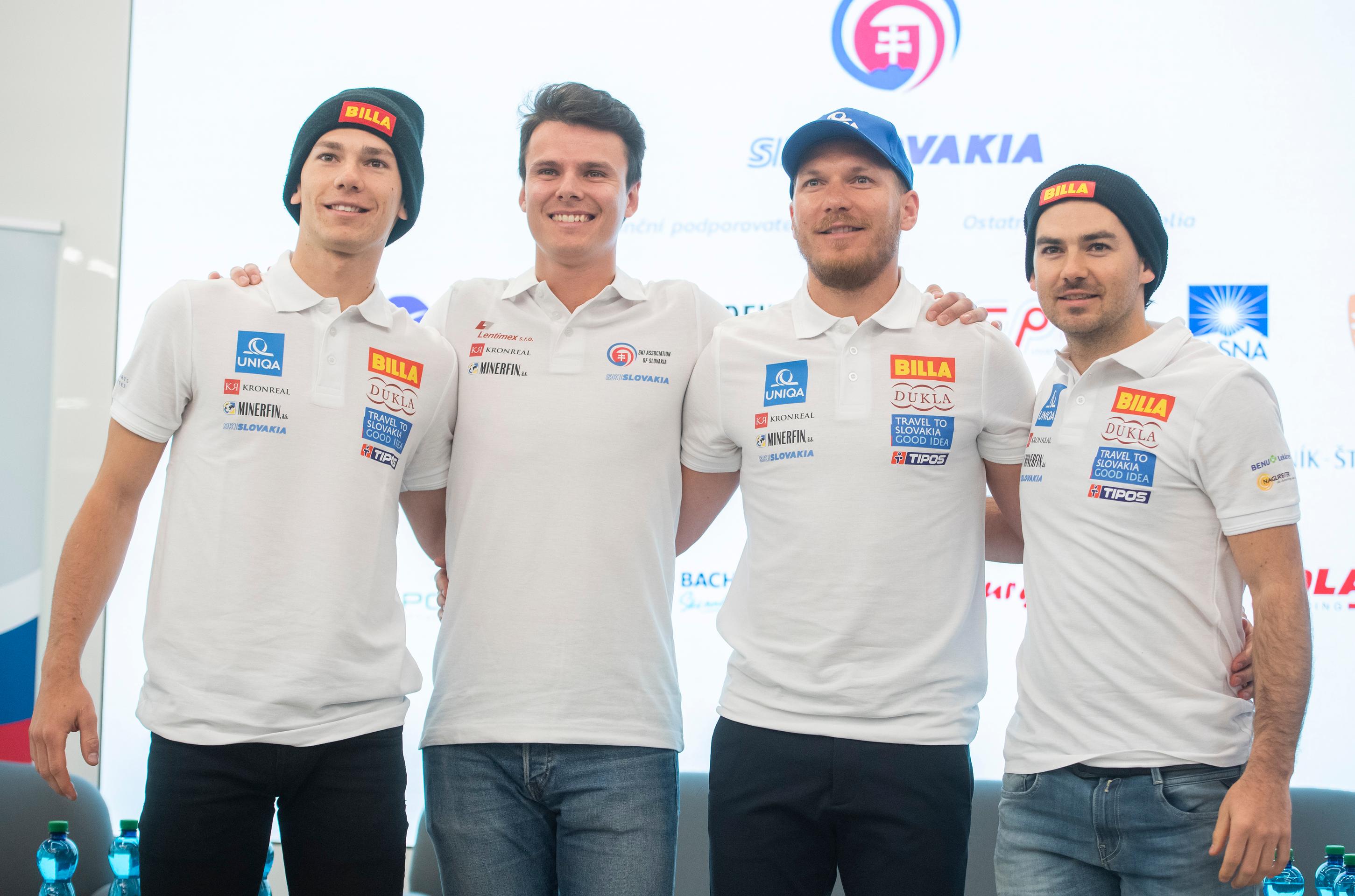 Slovenskí reprezentanti v zjazdovom lyžovaní zľava Teo Žampa, Martin Hyška, Adam Žampa a Andreas Žampa.