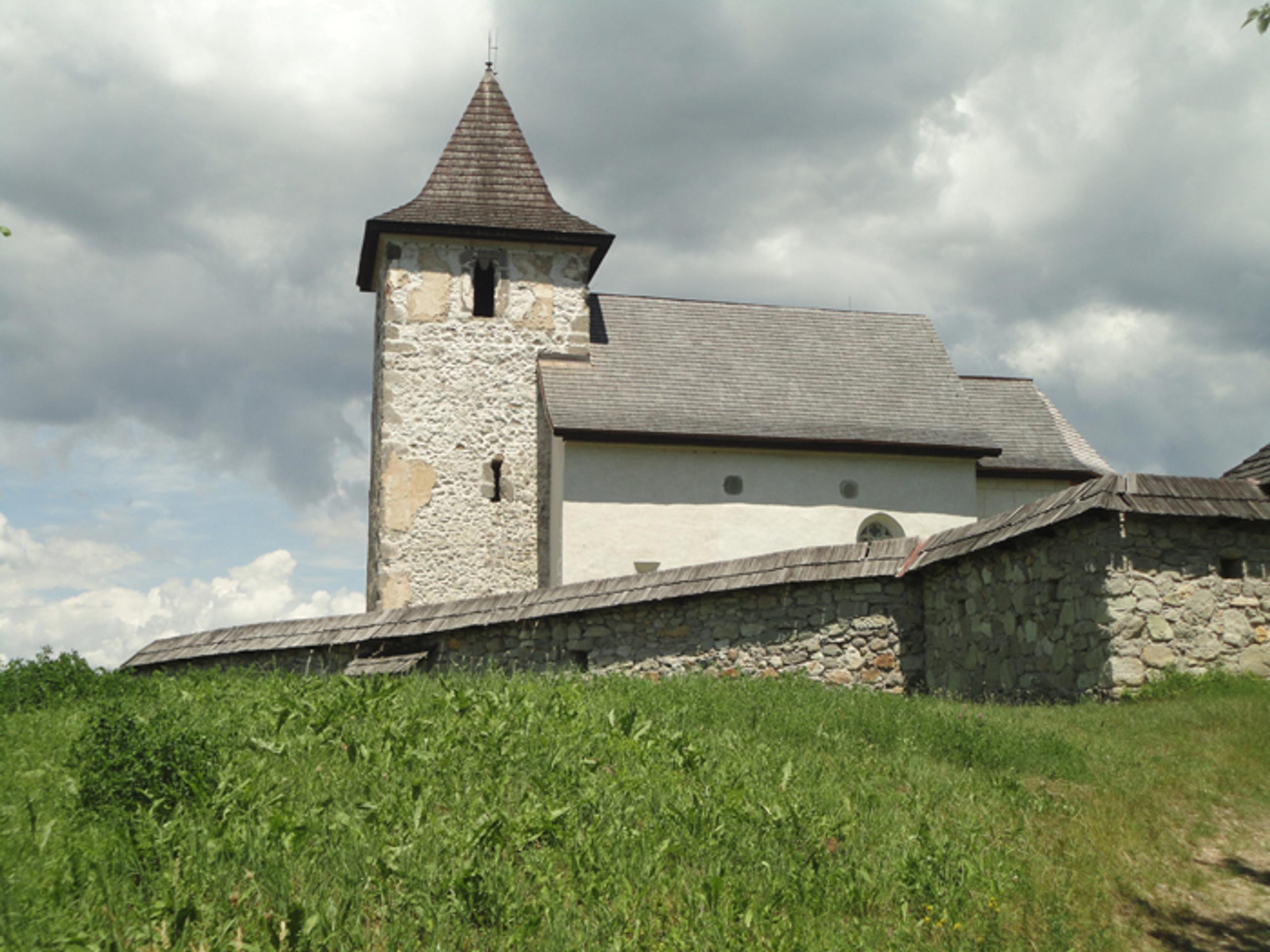 Pohľad na kostol v Zolnej.