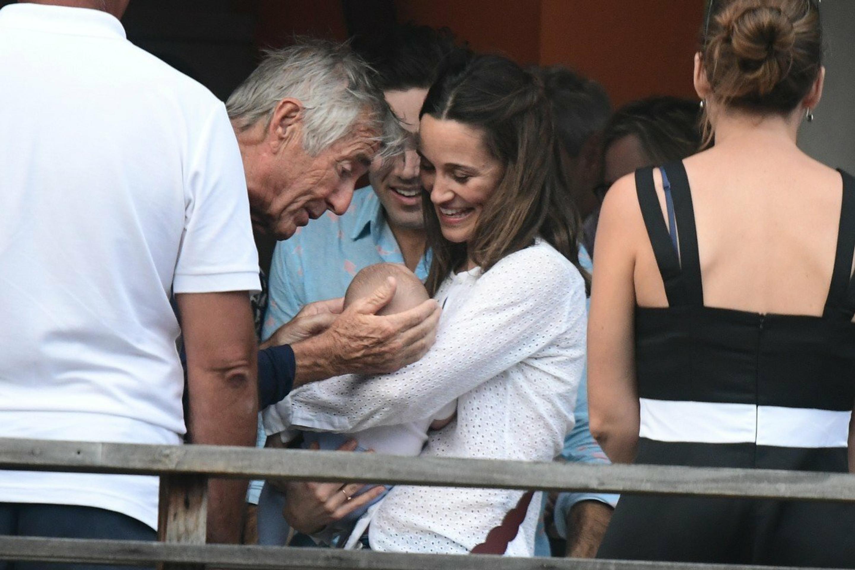 Pippa s manželom Jamesom, synčekom a rodinou navštívili karibský ostrov Sv. Bartolomeja