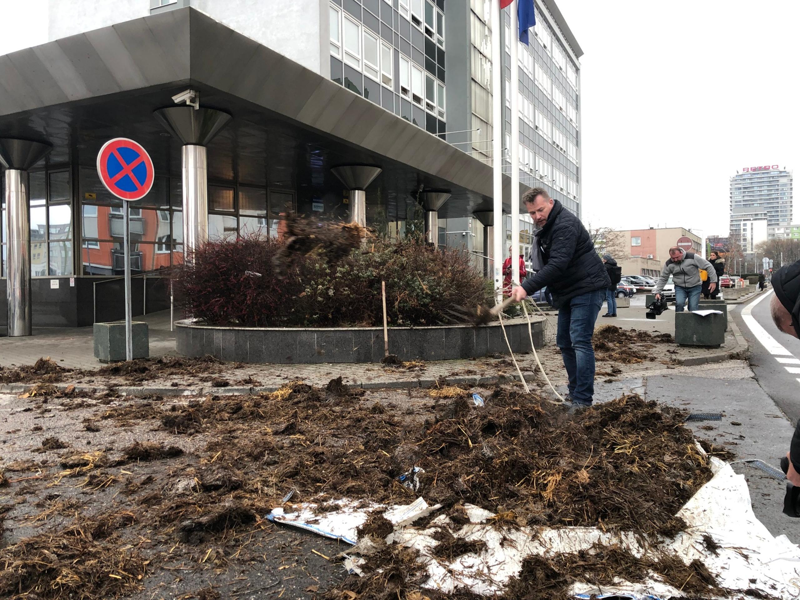 2402_Na_telo_24_02_P30_Ne_13_00_uni.mp4