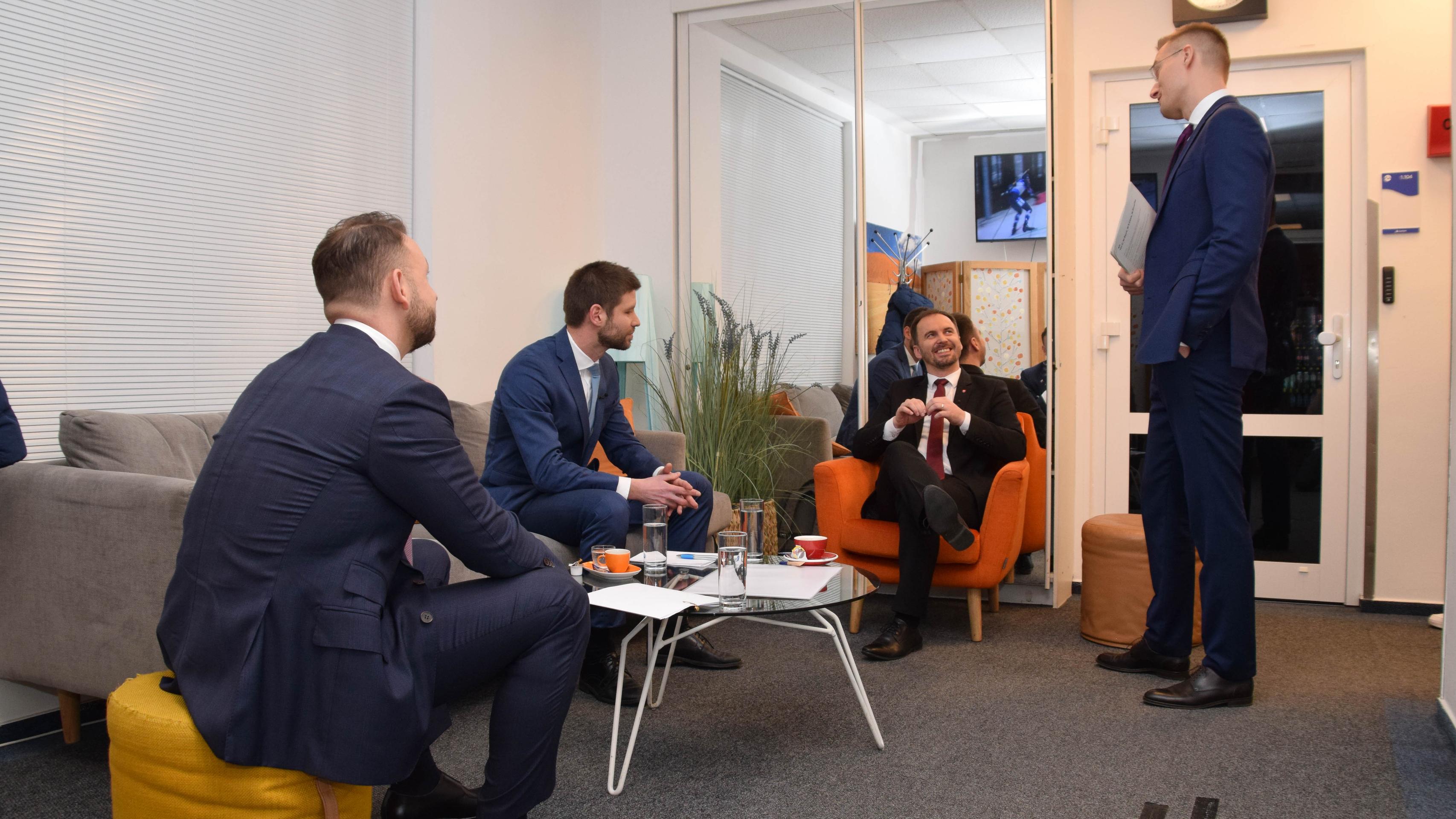 Matúš Šutaj Eštok, Michal Šipoš a Michal Šimečka v relácii Na telo.