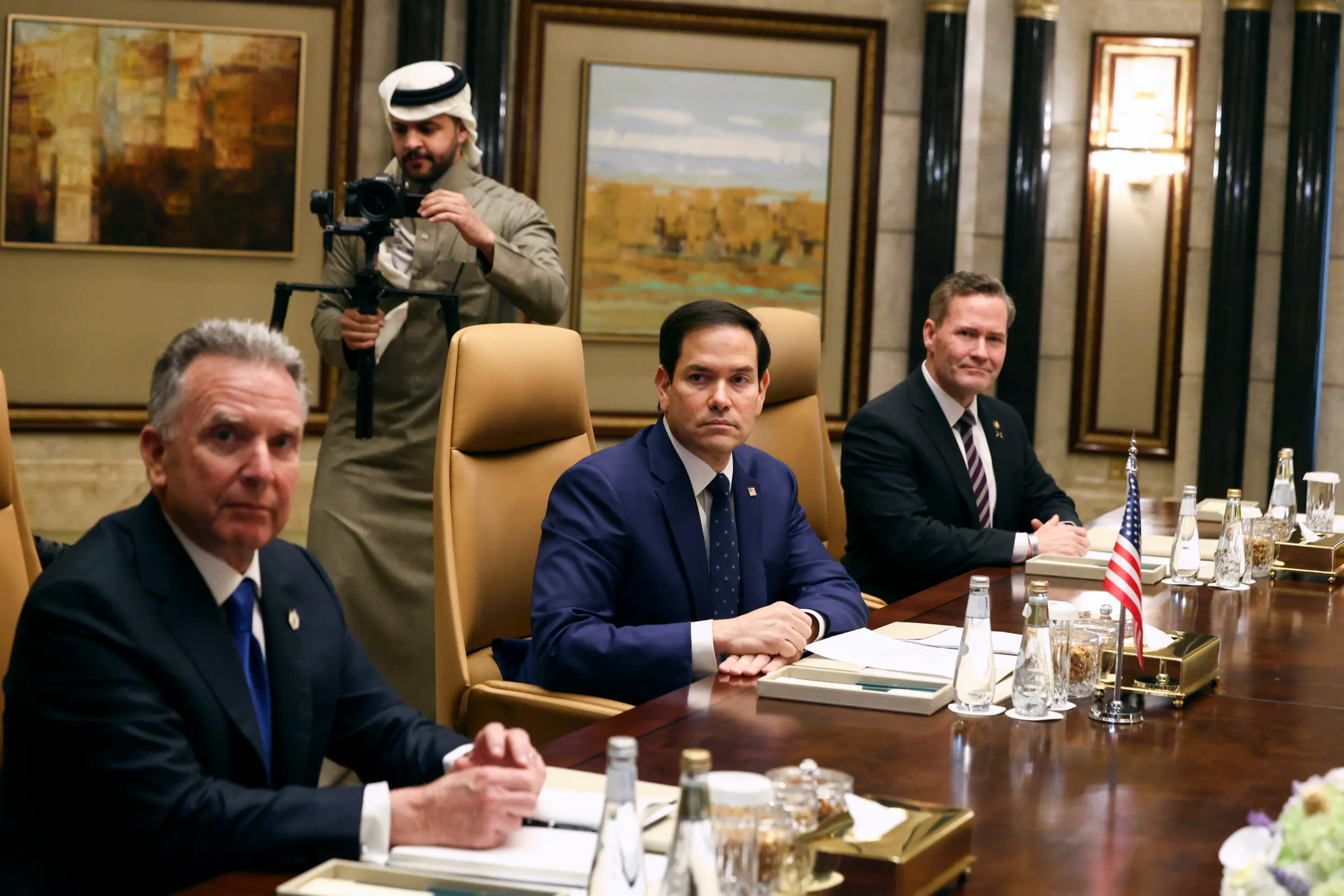 Na snímke zľava Trumpov vyslanec pre Blízky východ Steve Witkoff, šéf americkej diplomacie Marco Rubio a poradca pre národnú bezpečnosť Mike Waltz.