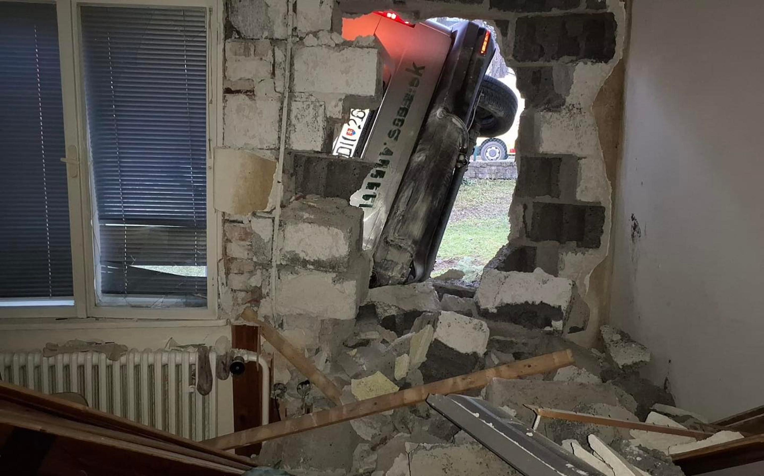 Auto v rodinnom dome (Gbeľany)